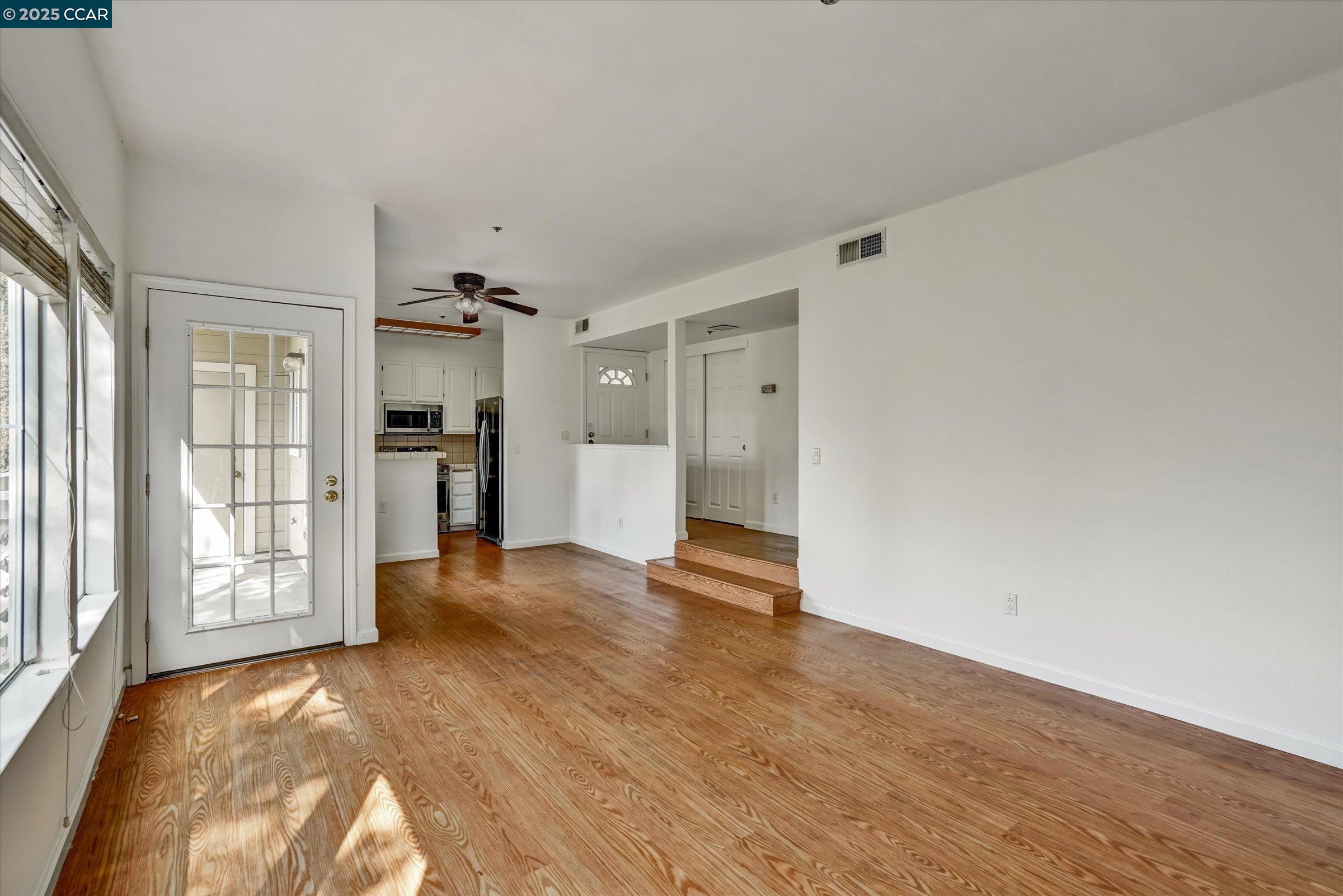 Detail Gallery Image 14 of 30 For 735 Buchanan St #114,  Benicia,  CA 94510 - 2 Beds | 2 Baths