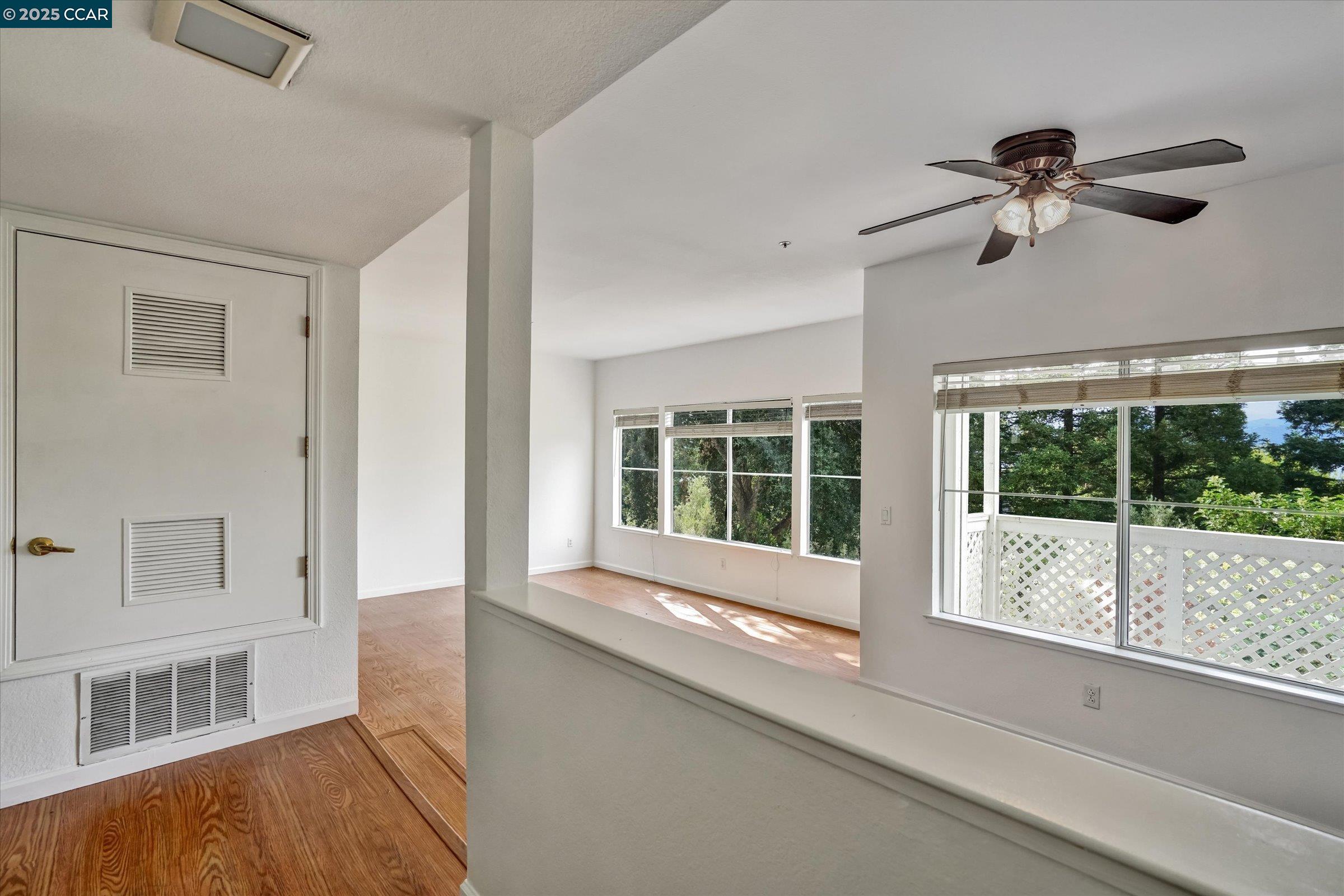 Detail Gallery Image 4 of 30 For 735 Buchanan St #114,  Benicia,  CA 94510 - 2 Beds | 2 Baths