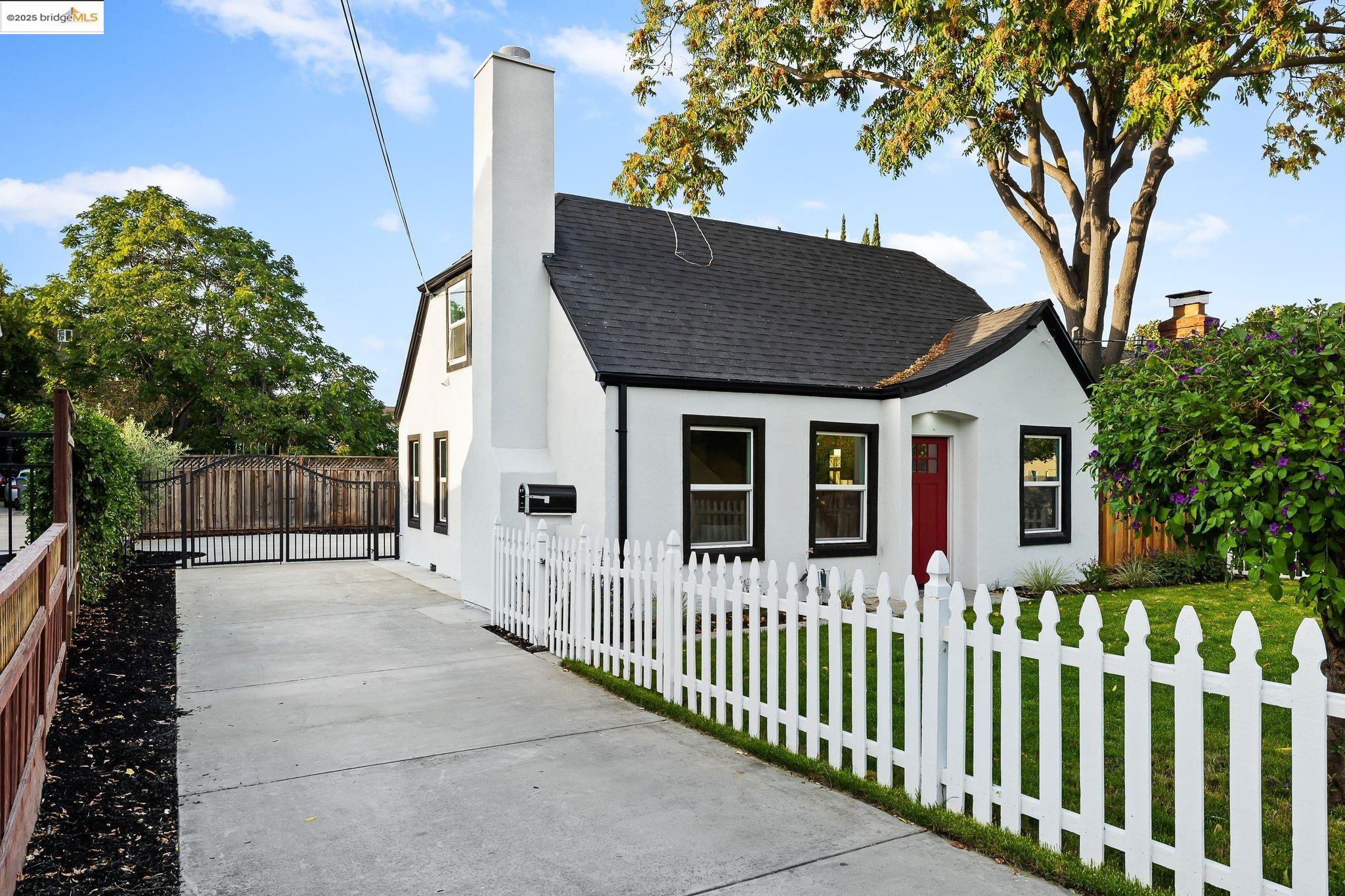 Detail Gallery Image 2 of 60 For 1109 Lincoln Ct, San Jose,  CA 95125 - 2 Beds | 2 Baths