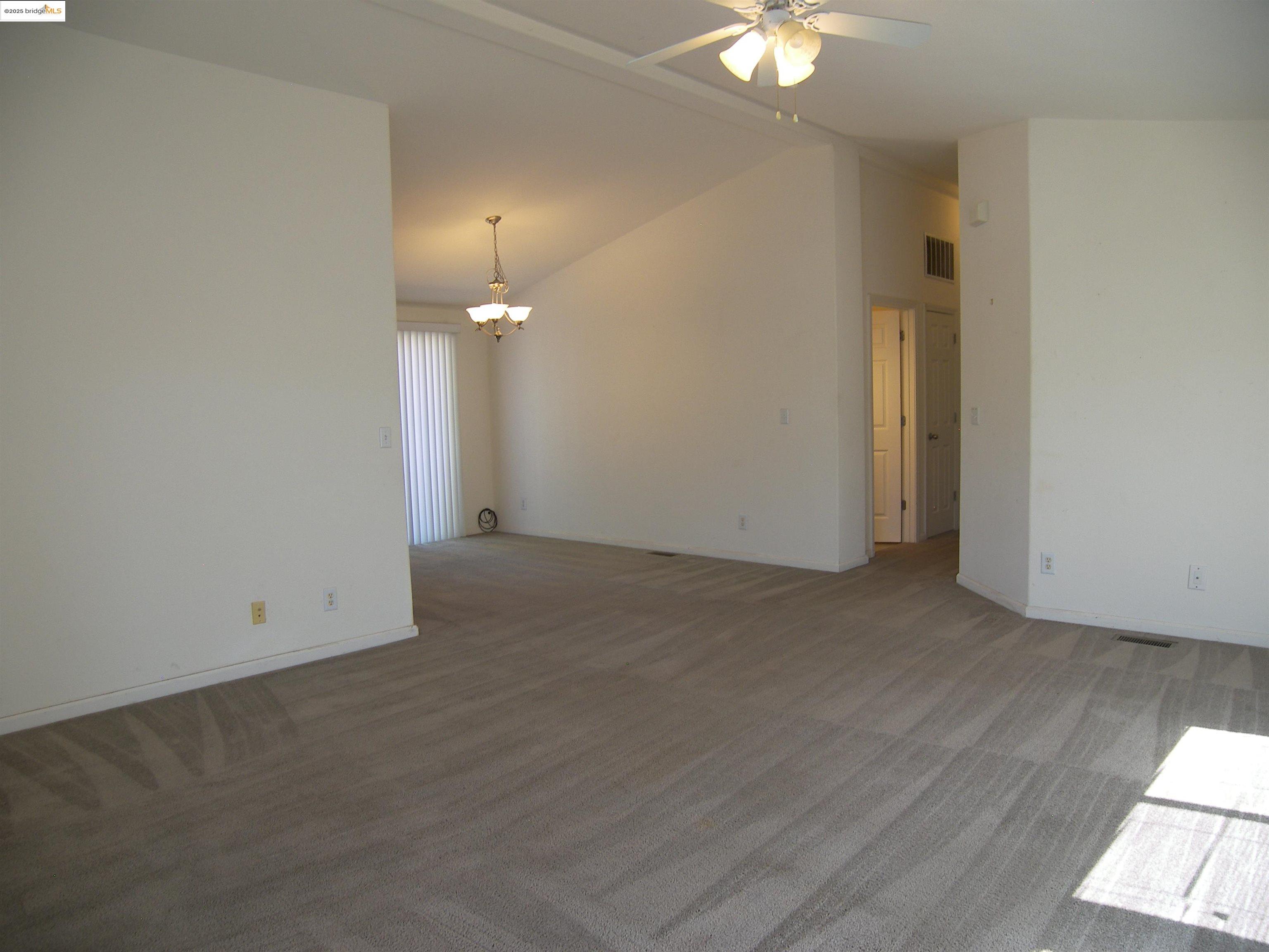 Detail Gallery Image 4 of 25 For 22877 E Parkwood Dr., Groveland,  CA 95321-9397 - 3 Beds | 2 Baths