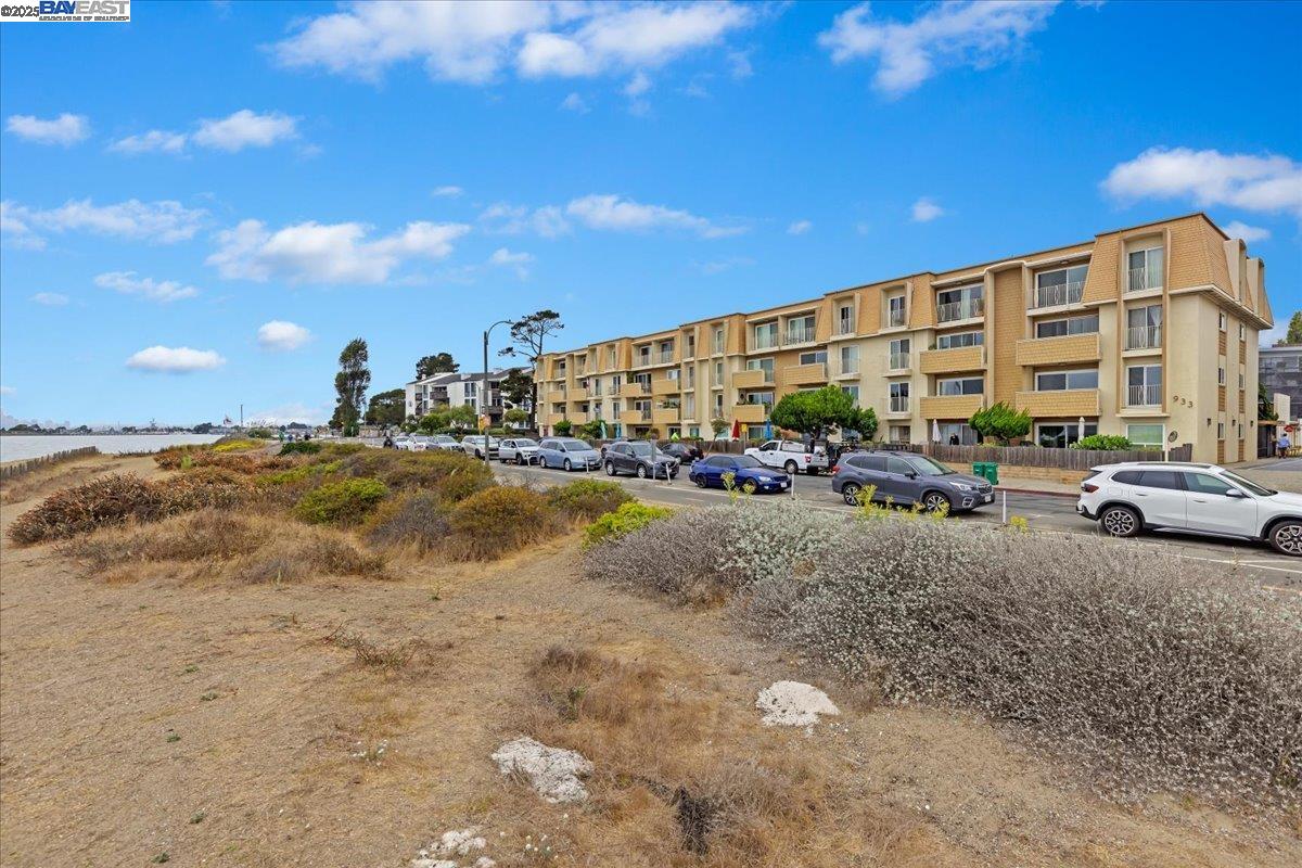 More Details about MLS # 41112085 : 933 SHORELINE DR # 203