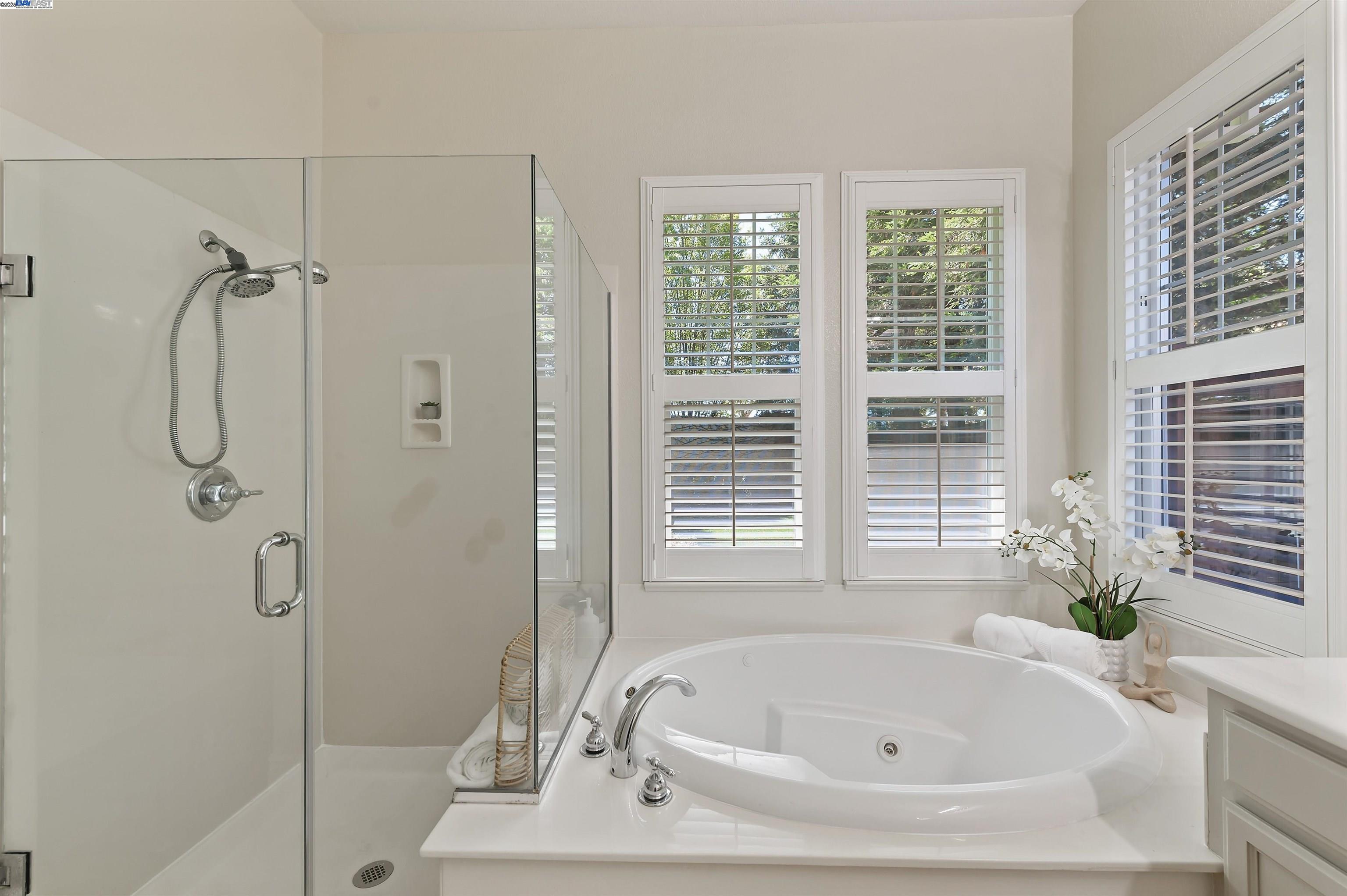 Detail Gallery Image 13 of 27 For 725 Central Ave, Livermore,  CA 94551 - 4 Beds | 2/1 Baths