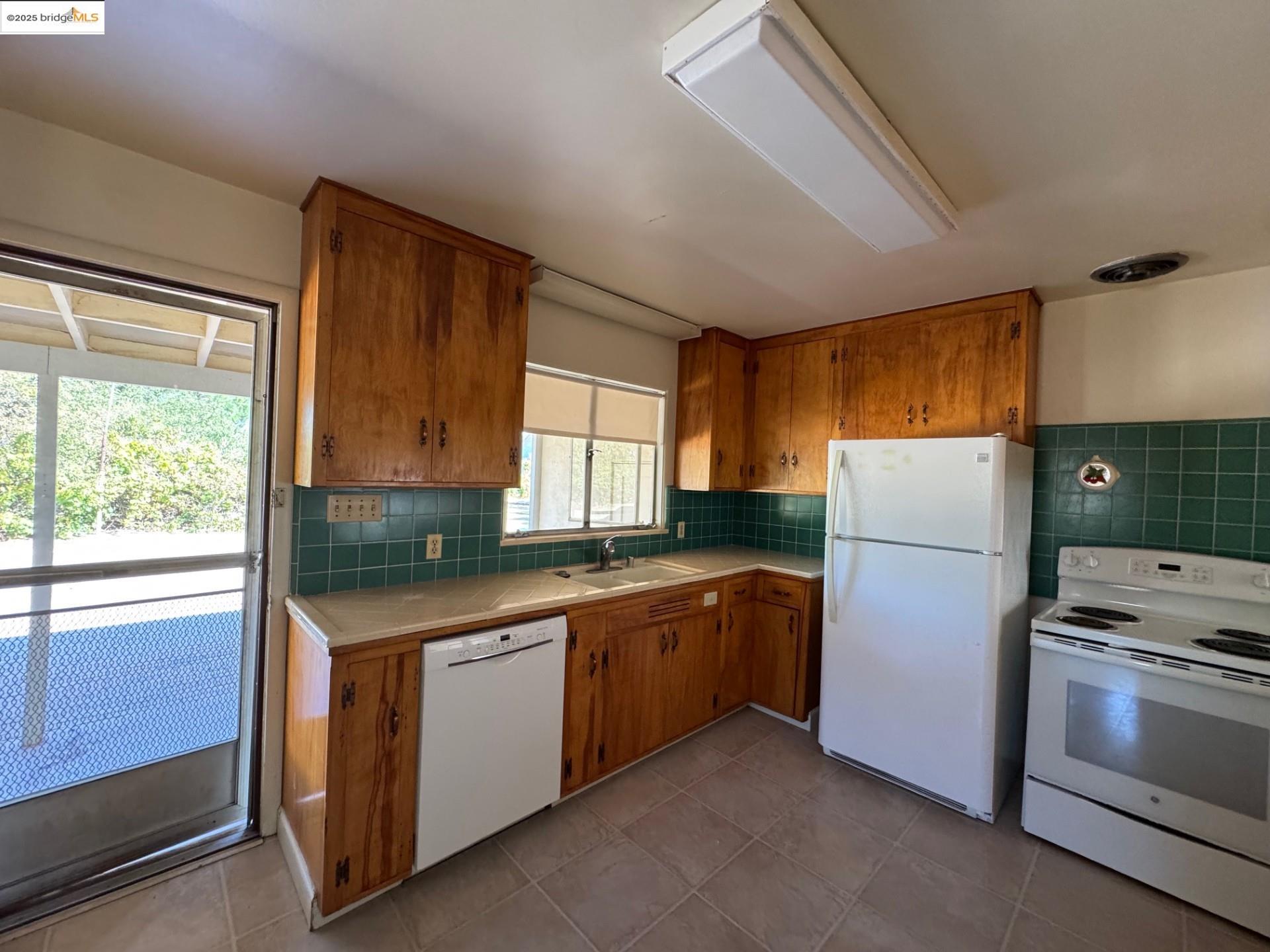 Detail Gallery Image 3 of 13 For 4764 Sellers Avenue, Brentwood,  CA 94548 - 2 Beds | 2 Baths