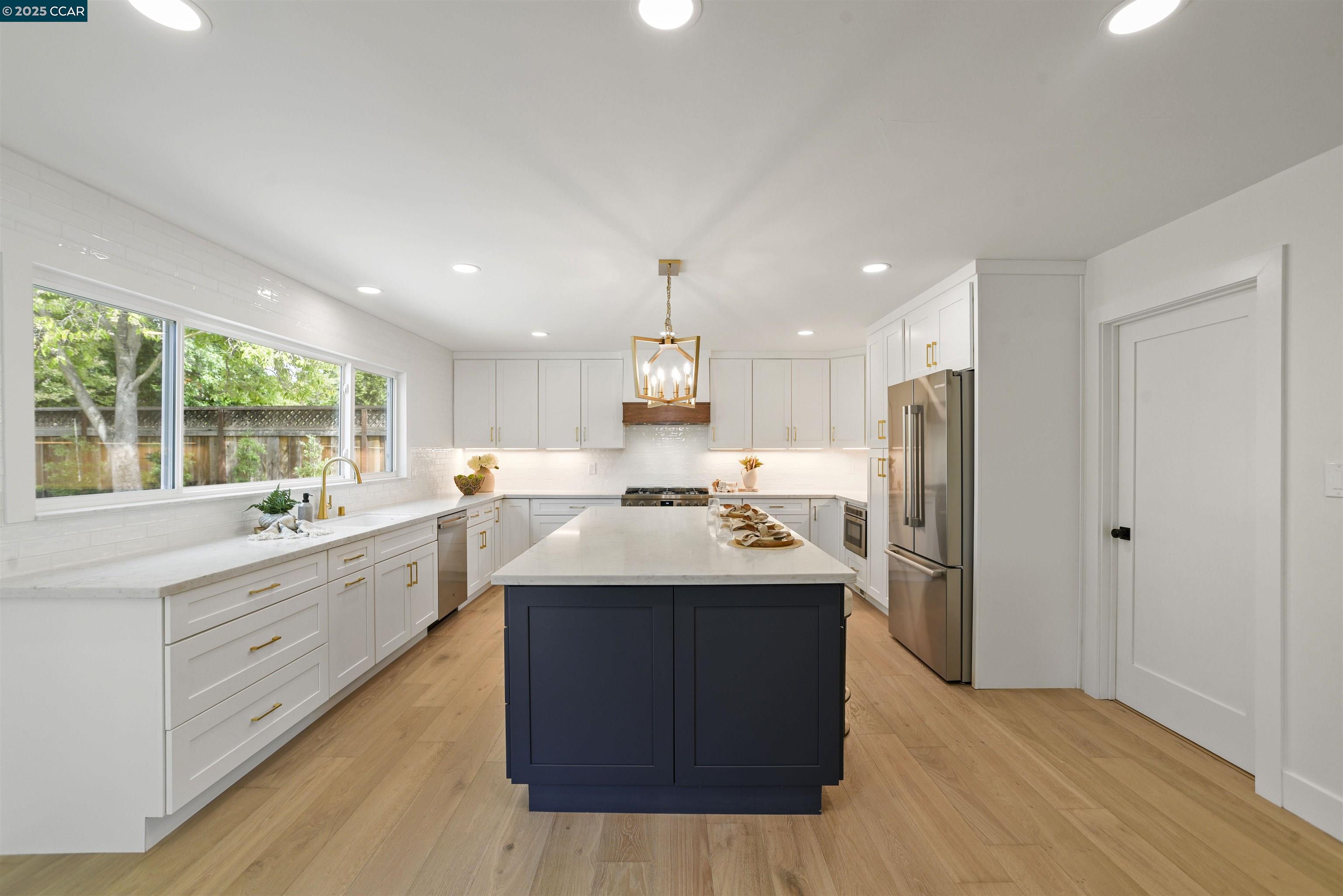 Detail Gallery Image 19 of 58 For 3715 Liscome Way, Concord,  CA 94518 - 4 Beds | 2/1 Baths