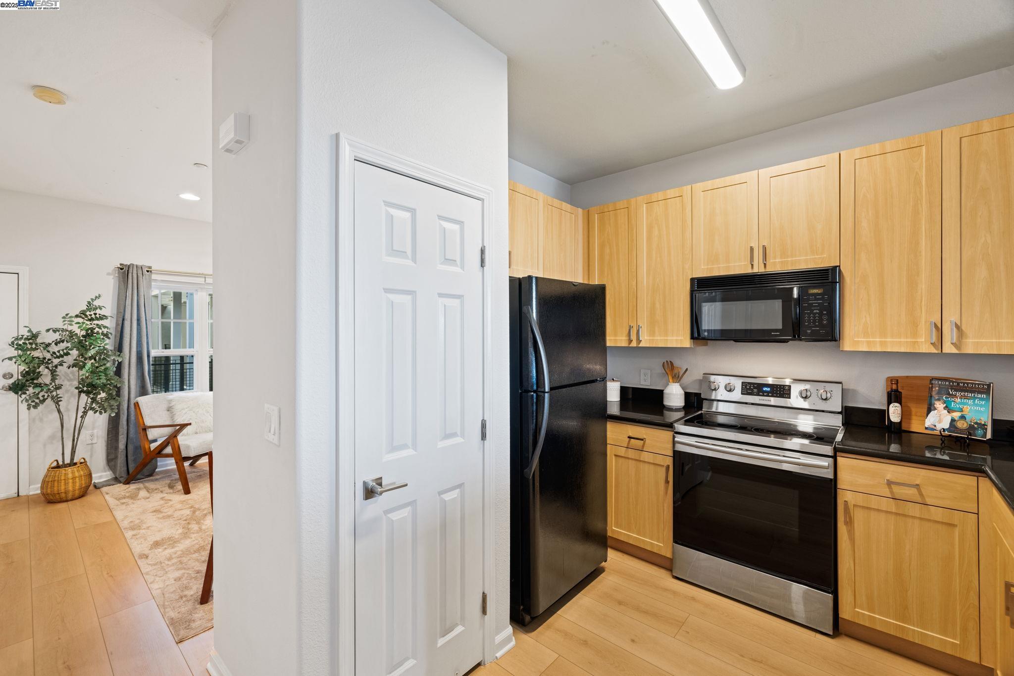 Photo #5: 41112103 Listing 