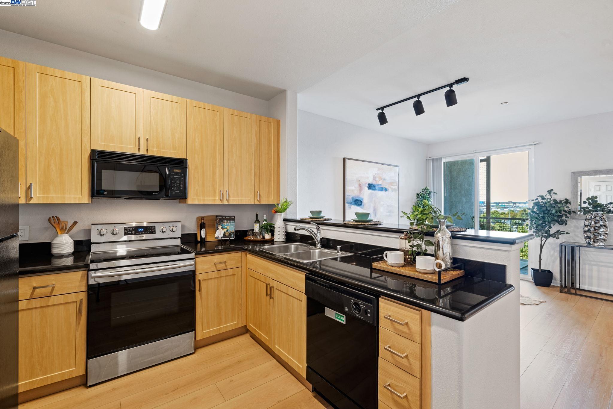 Photo #7: 41112103 Listing: Photo #7