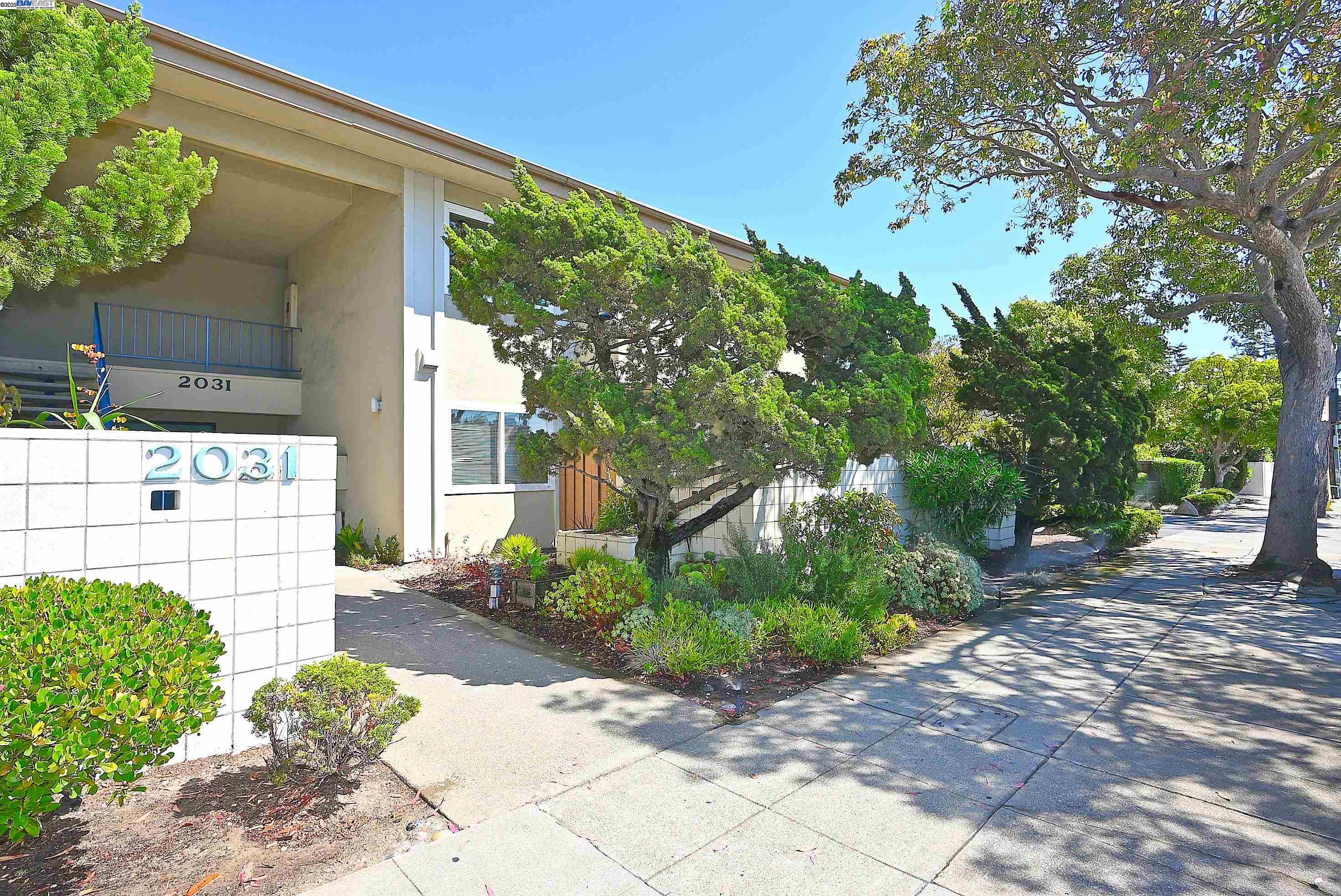 MLS: 41112105 Condo For Sale