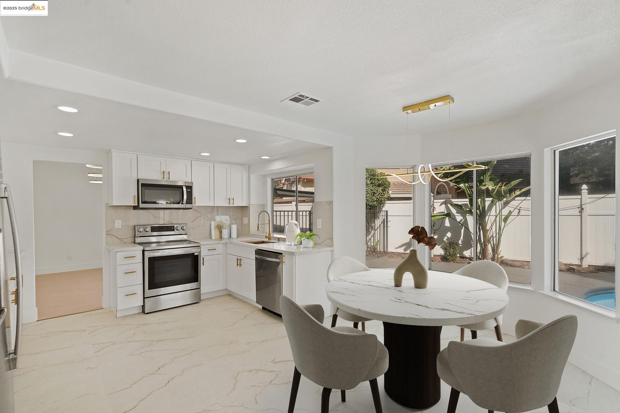 Detail Gallery Image 3 of 59 For 3412 Shogoro Ln, Stockton,  CA 95206 - 4 Beds | 2/1 Baths