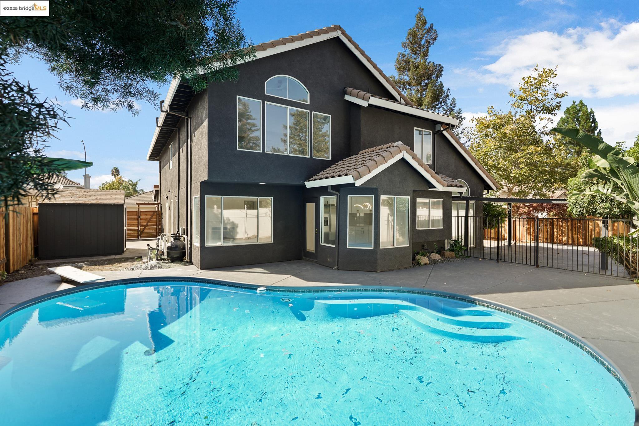 Detail Gallery Image 7 of 59 For 3412 Shogoro Ln, Stockton,  CA 95206 - 4 Beds | 2/1 Baths