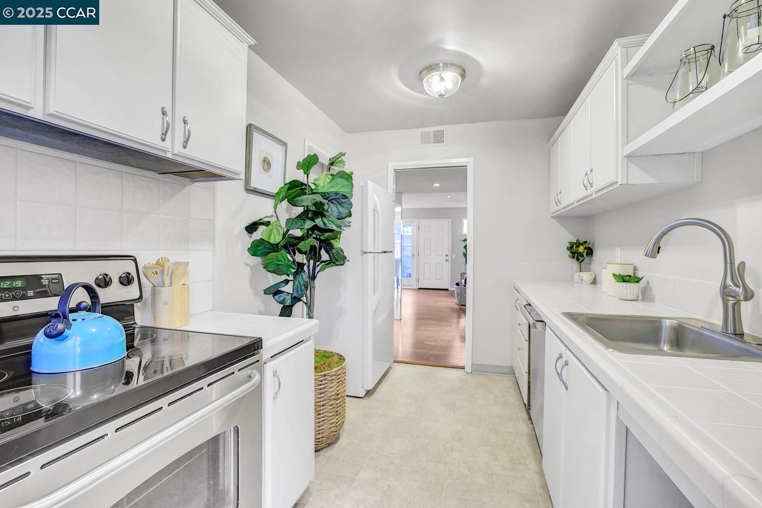 Photo #15: 41112107 Listing: Photo #15