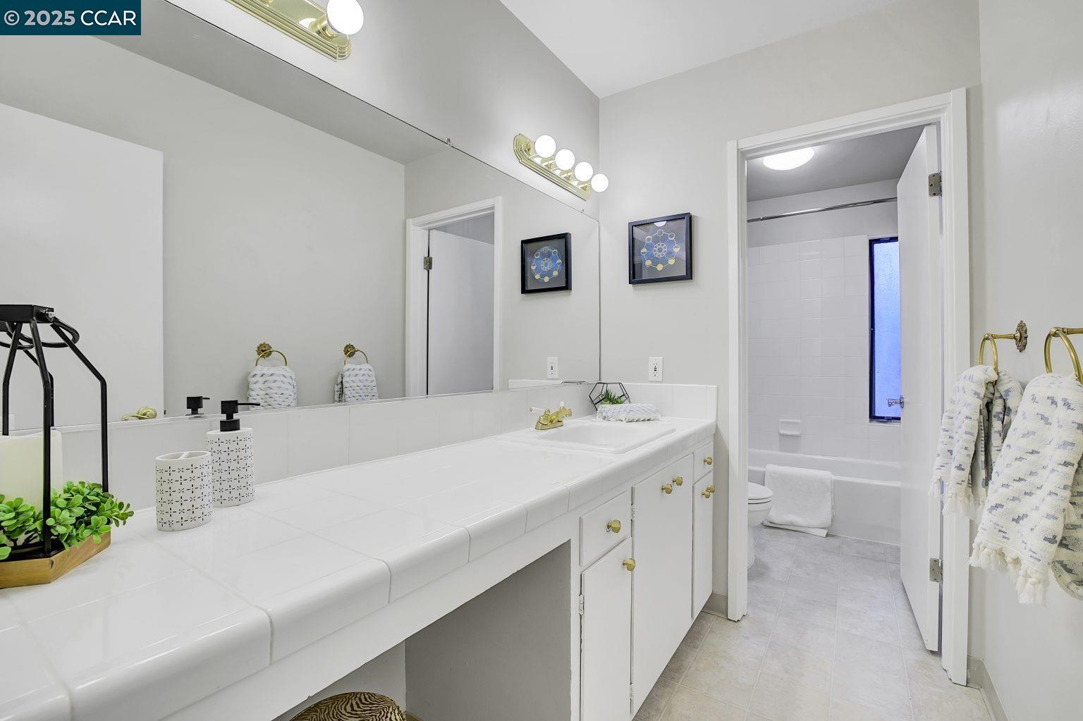 Photo #22: 41112107 Listing: Photo #22