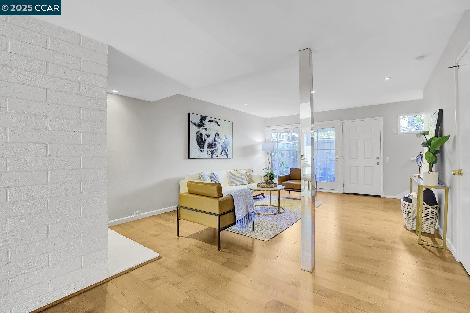 Photo #6: 41112107 Listing 