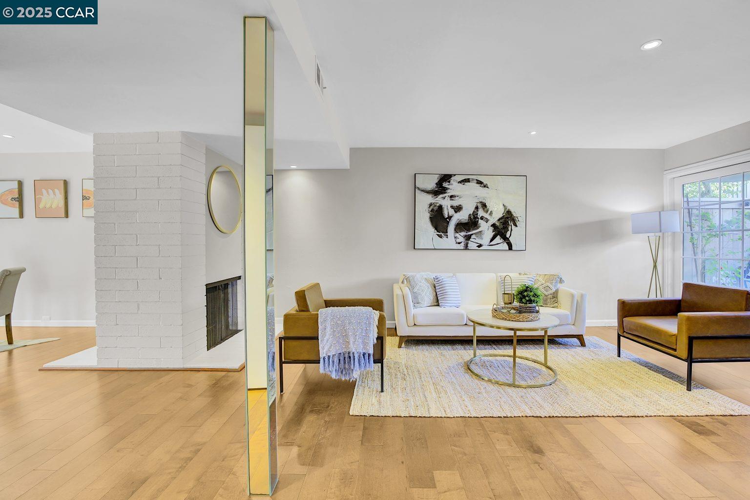 Photo #7: 41112107 Listing: Photo #7