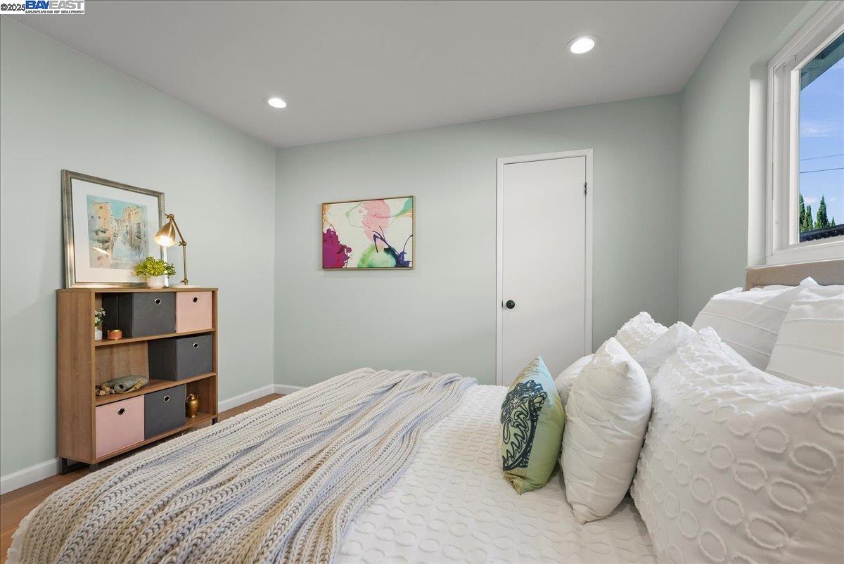 Detail Gallery Image 15 of 25 For 22592 Sonoma St, Hayward,  CA 94541 - 4 Beds | 3 Baths