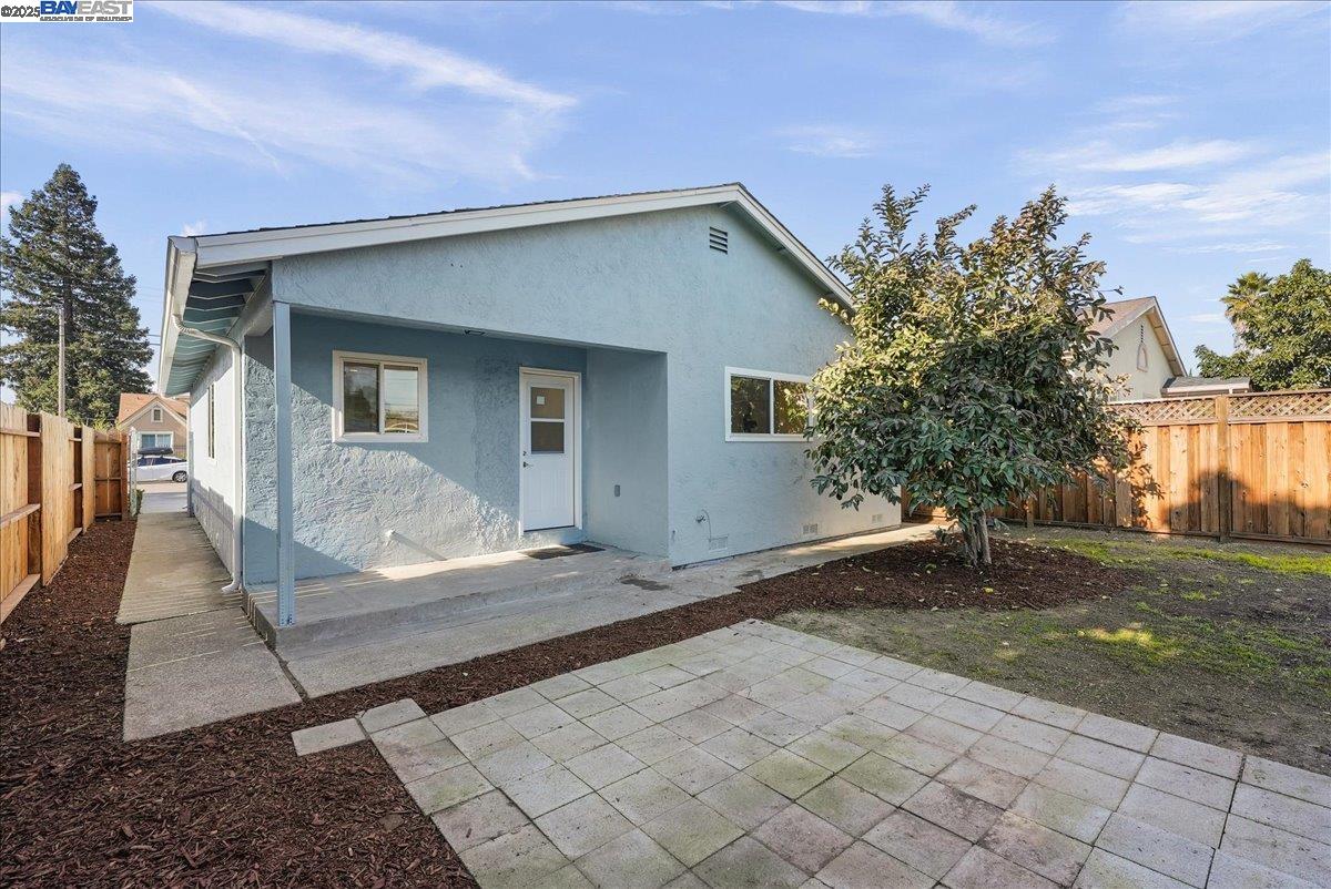 Detail Gallery Image 23 of 25 For 22592 Sonoma St, Hayward,  CA 94541 - 4 Beds | 3 Baths