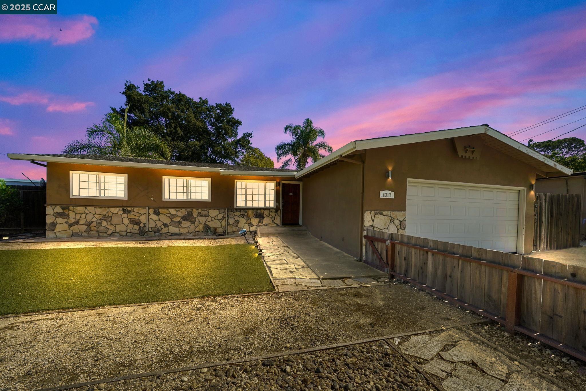 Detail Gallery Image 3 of 23 For 4317 Cowell Rd, Concord,  CA 94518 - 3 Beds | 2 Baths