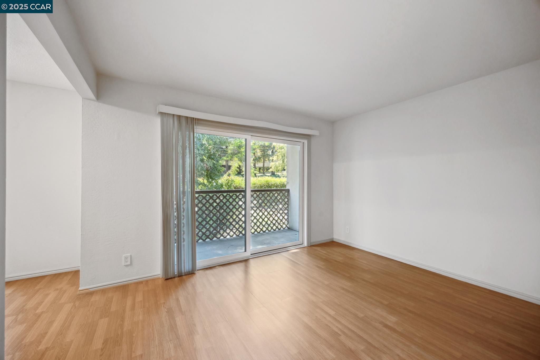 Photo #5: 41112138 Listing: Photo #5