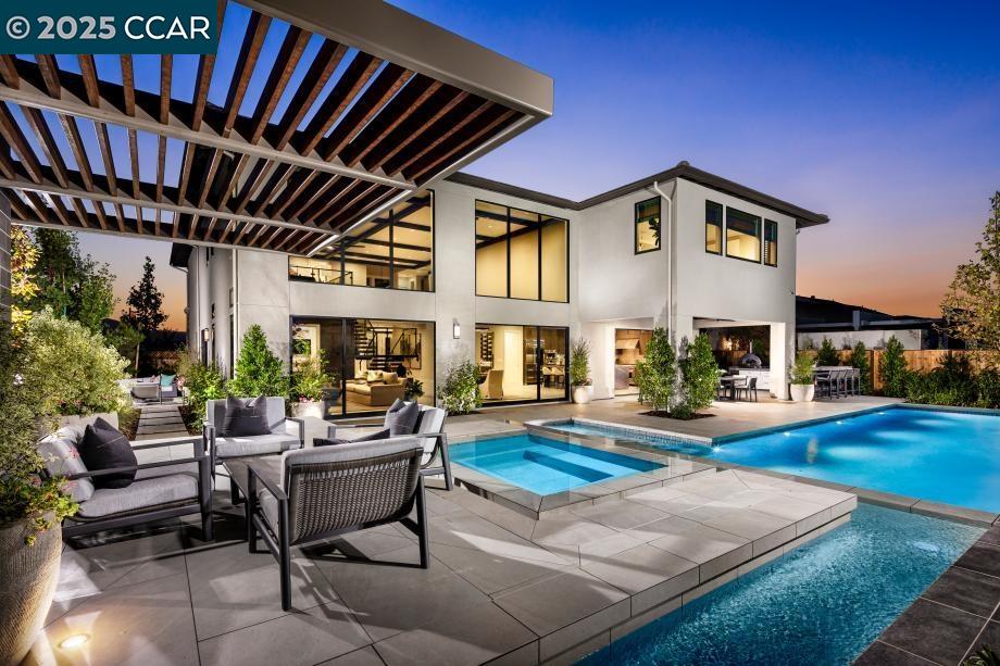 Detail Gallery Image 4 of 8 For 18261 Corte Agustin, Morgan Hill,  CA 95037 - 5 Beds | 5/1 Baths