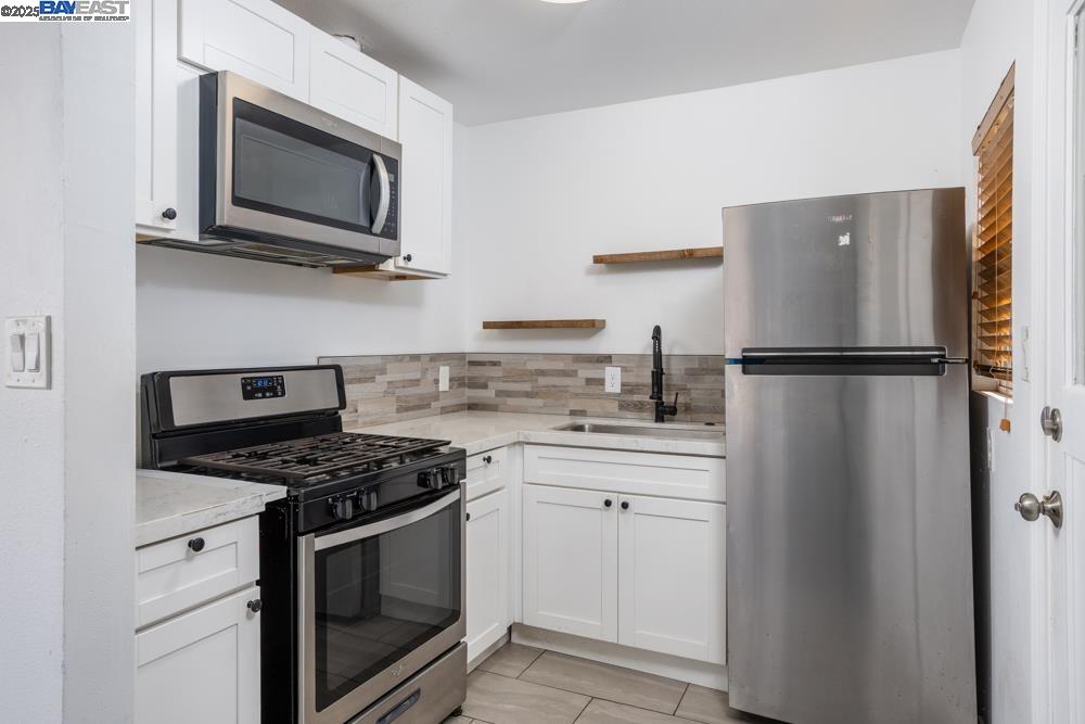 Detail Gallery Image 16 of 43 For 20378 Stanton Ave, Castro Valley,  CA 94546 - 3 Beds | 2 Baths