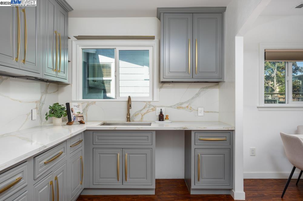 Detail Gallery Image 8 of 43 For 20378 Stanton Ave, Castro Valley,  CA 94546 - 3 Beds | 2 Baths