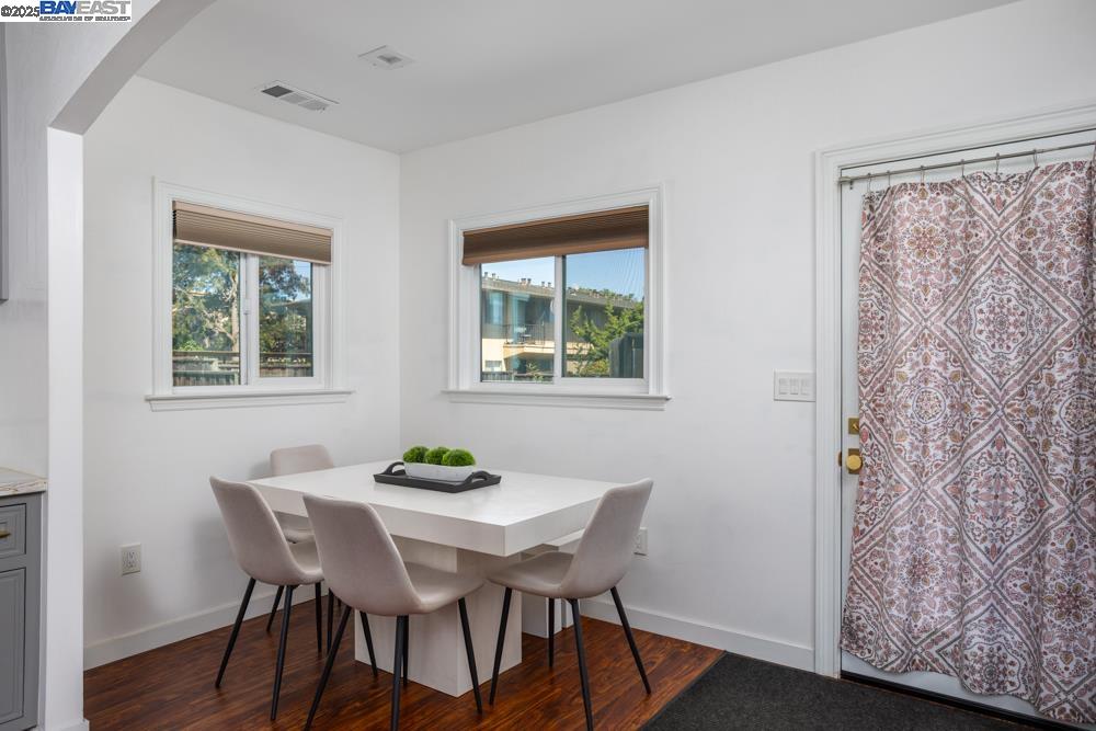 Detail Gallery Image 10 of 43 For 20378 Stanton Ave, Castro Valley,  CA 94546 - 3 Beds | 2 Baths