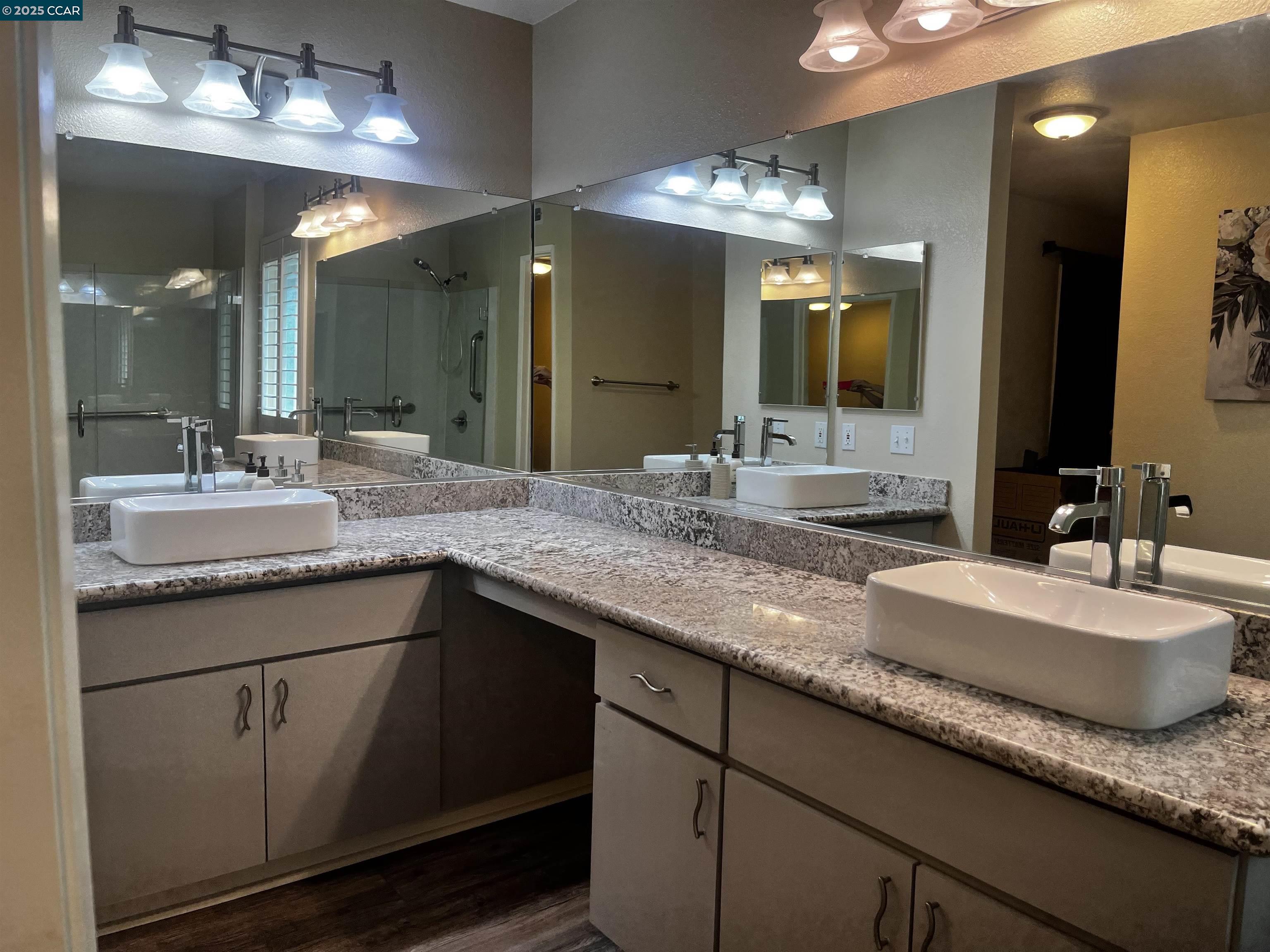 Photo #15: 41112153 Listing: Photo #15