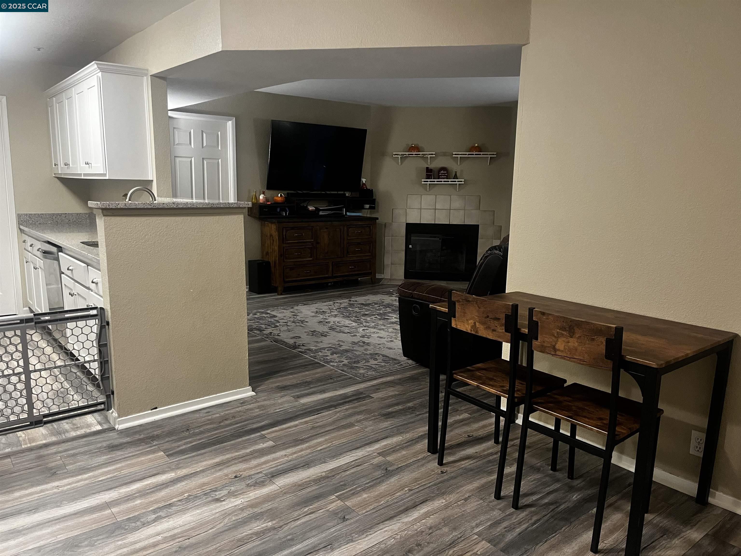 Photo #6: 41112153 Listing 