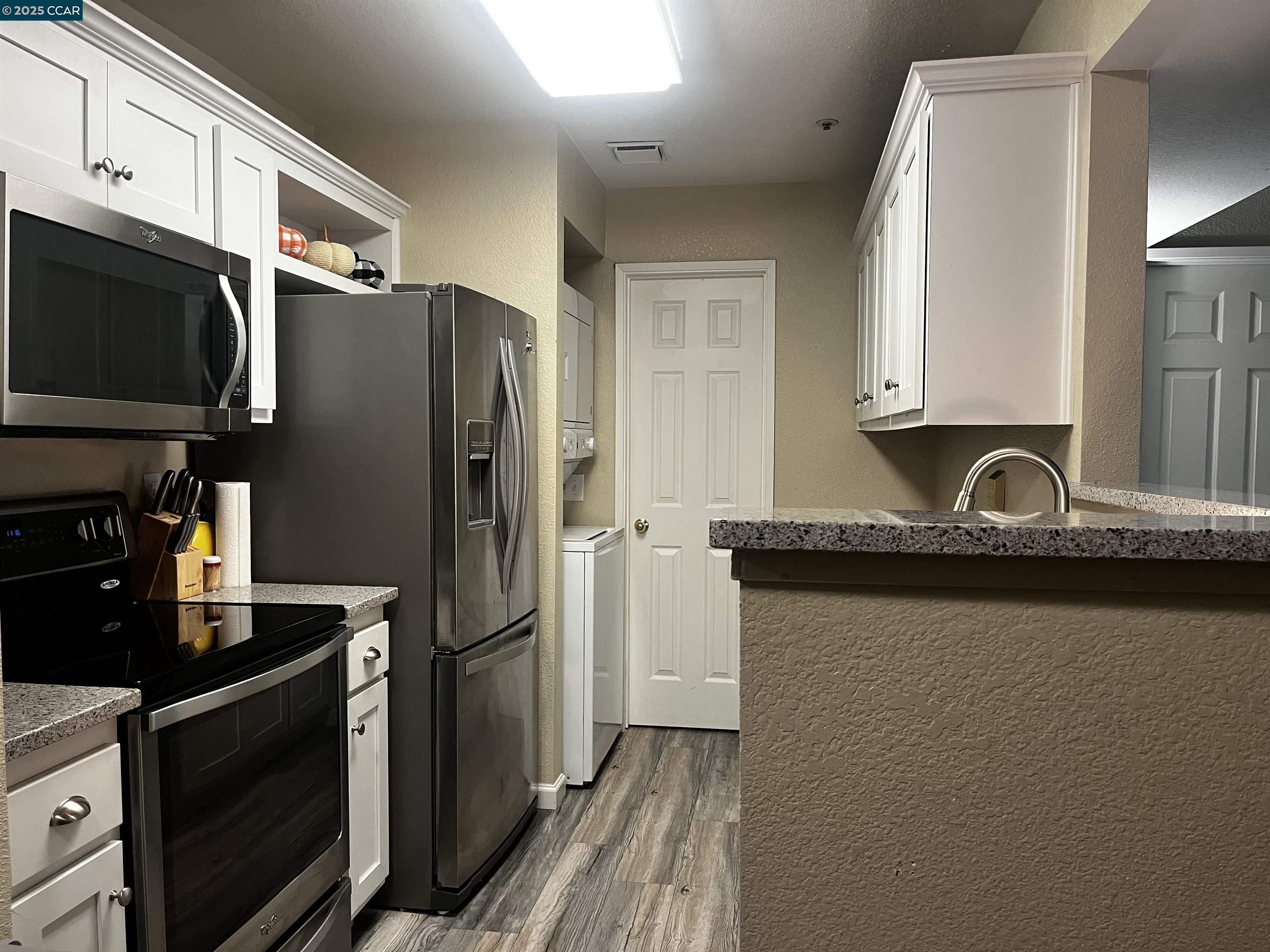 Photo #8: 41112153 Listing: Photo #8