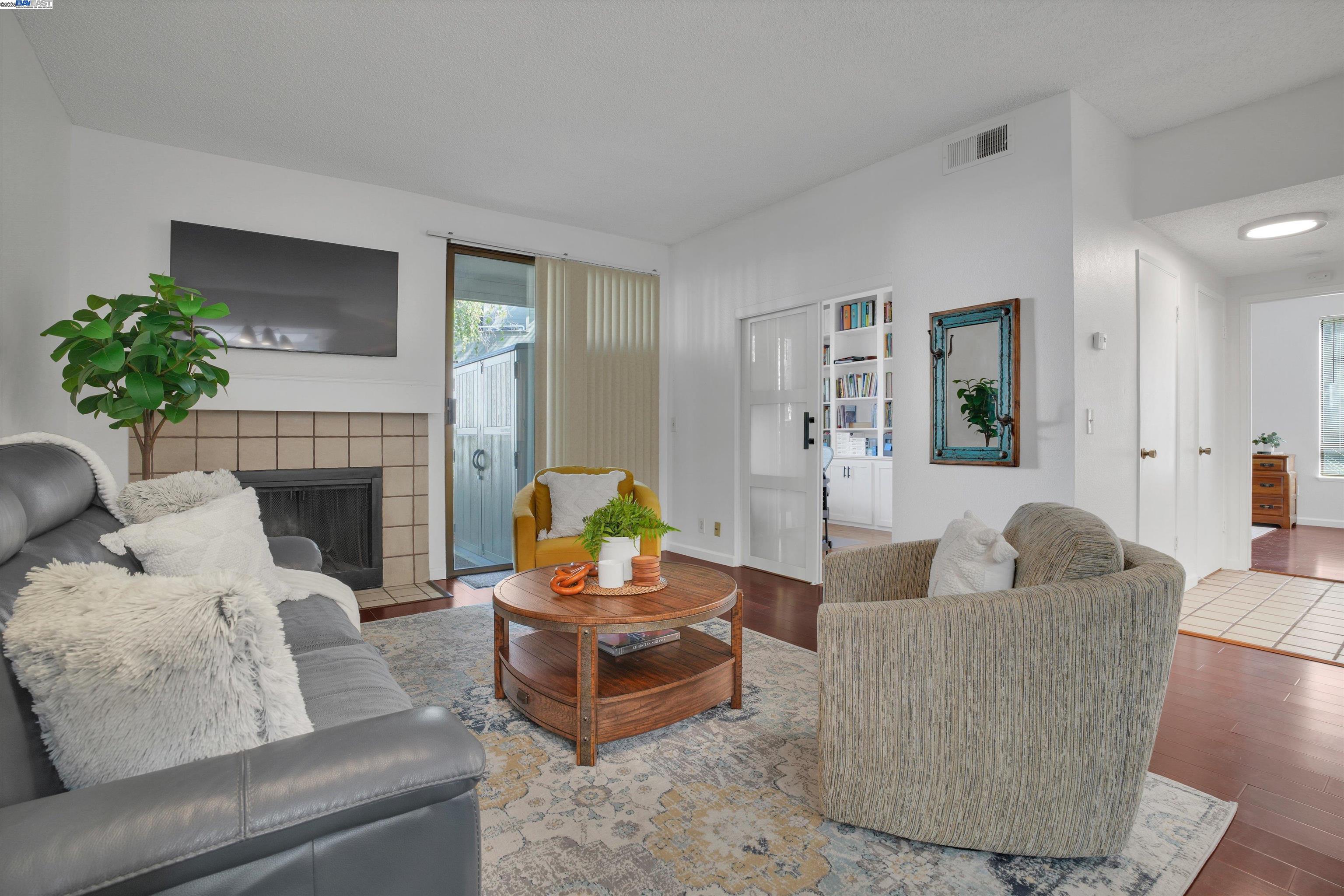 Photo #8: 41112168 Listing: Photo #8