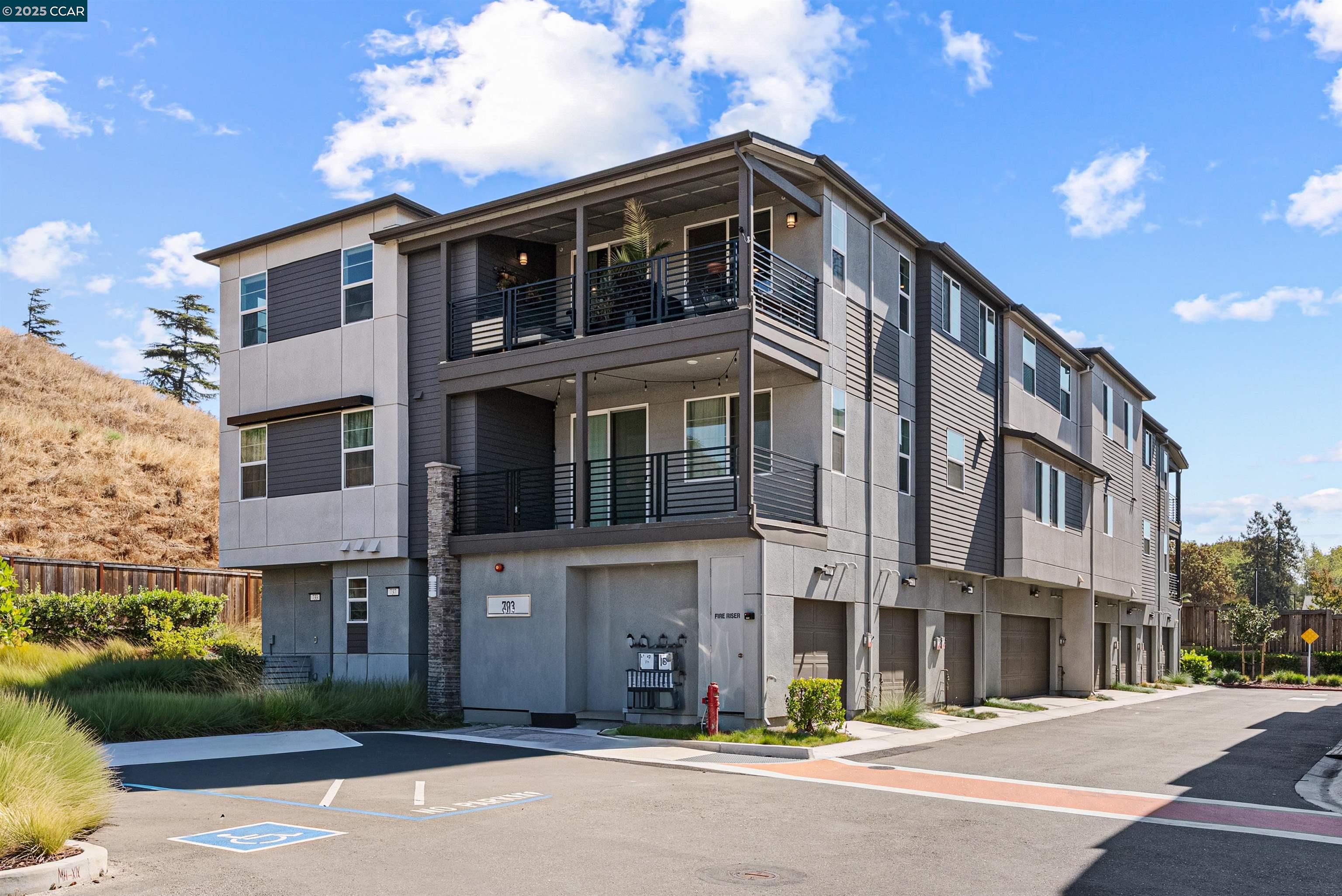 MLS: 41112173 Condo For Sale