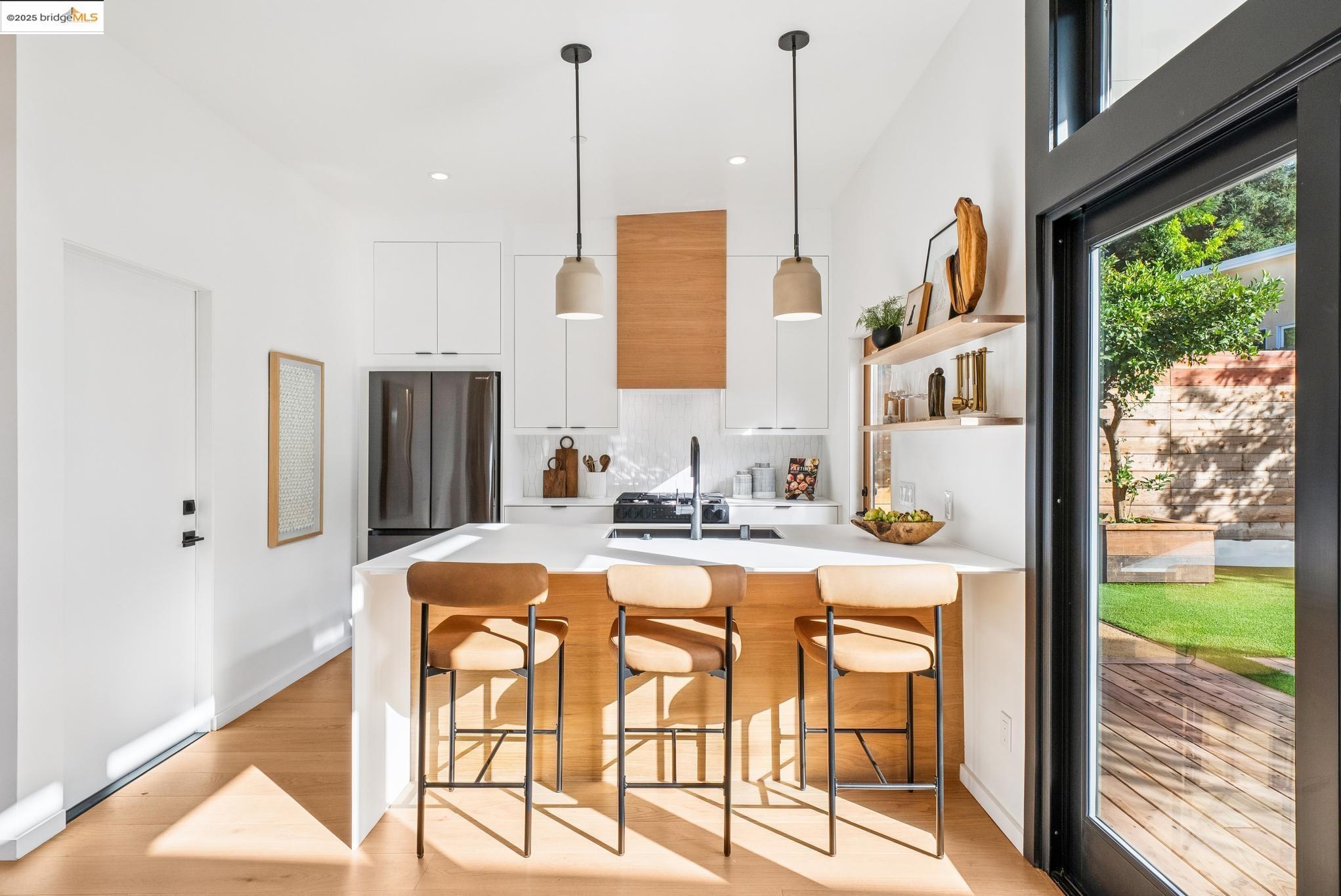 Detail Gallery Image 11 of 52 For 4616 Elmwood Rd, El Sobrante,  CA 94803 - 3 Beds | 2 Baths