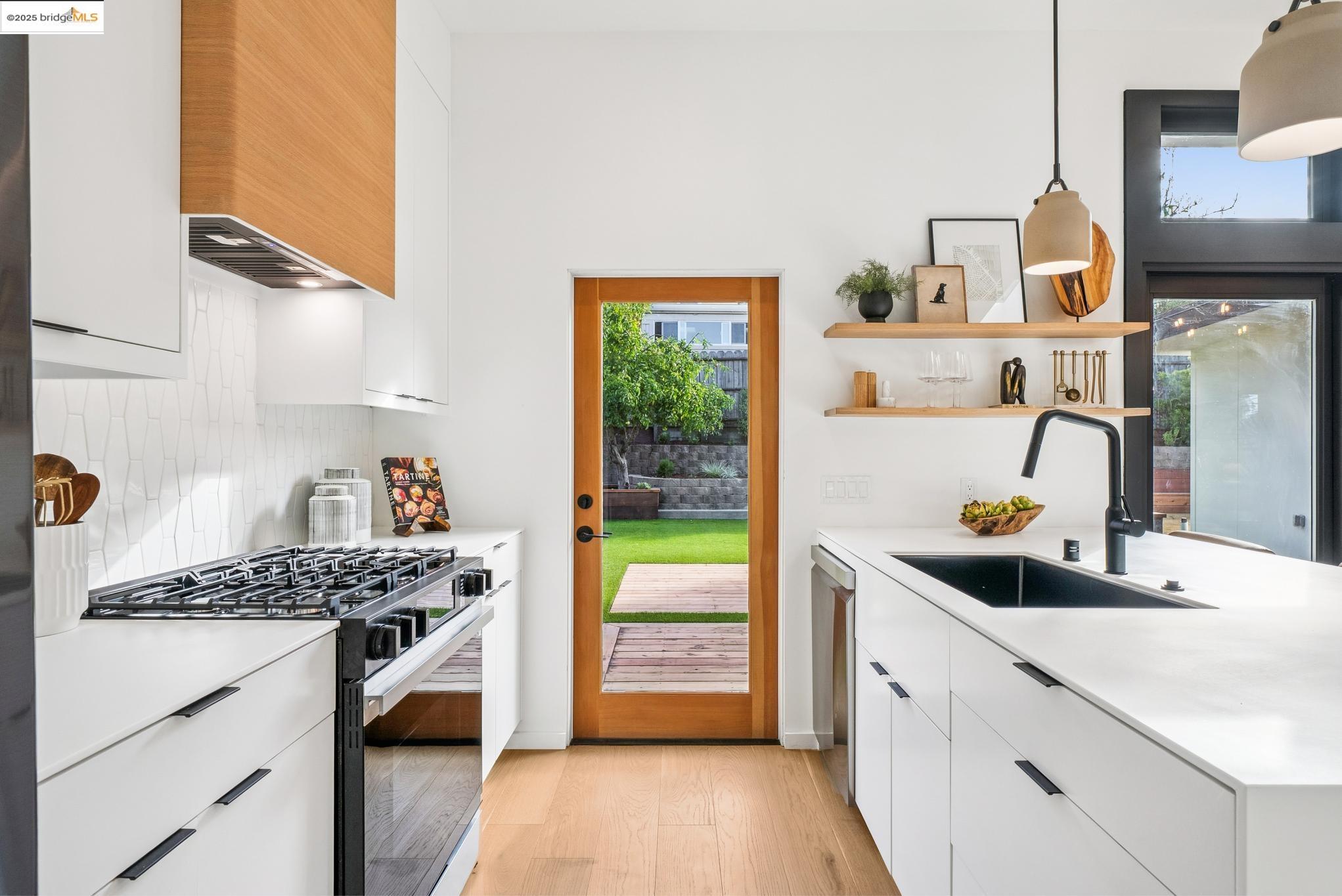 Detail Gallery Image 12 of 52 For 4616 Elmwood Rd, El Sobrante,  CA 94803 - 3 Beds | 2 Baths