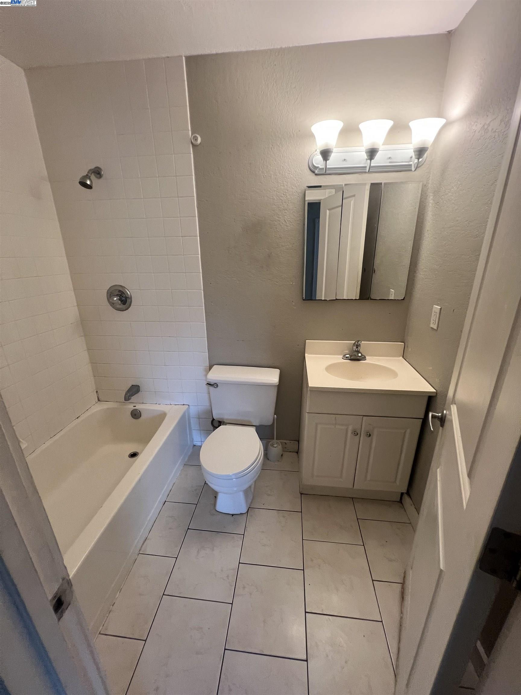 Photo #11: 41112179 Listing: Photo #11