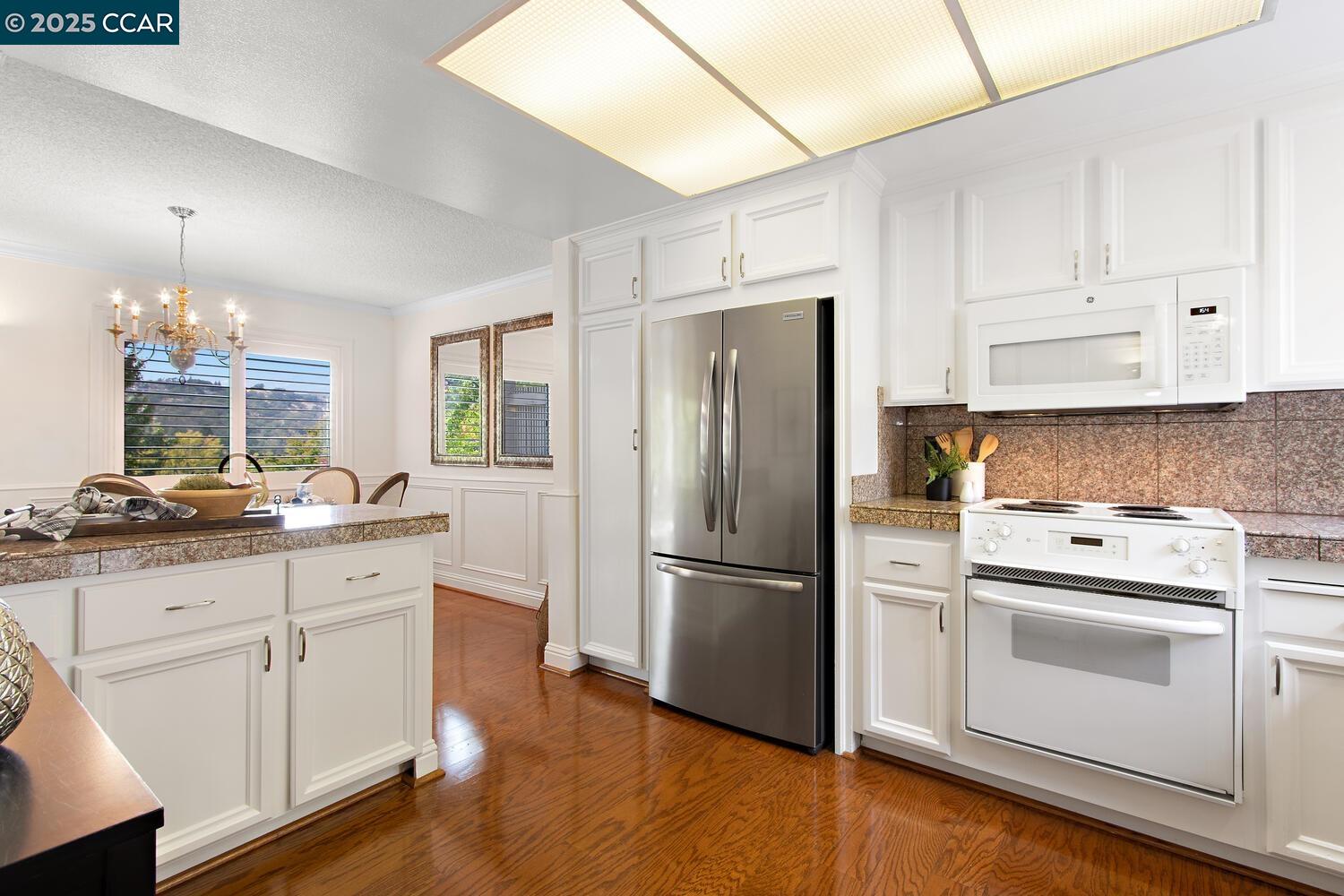 Photo #12: 41112181 Listing: Photo #12