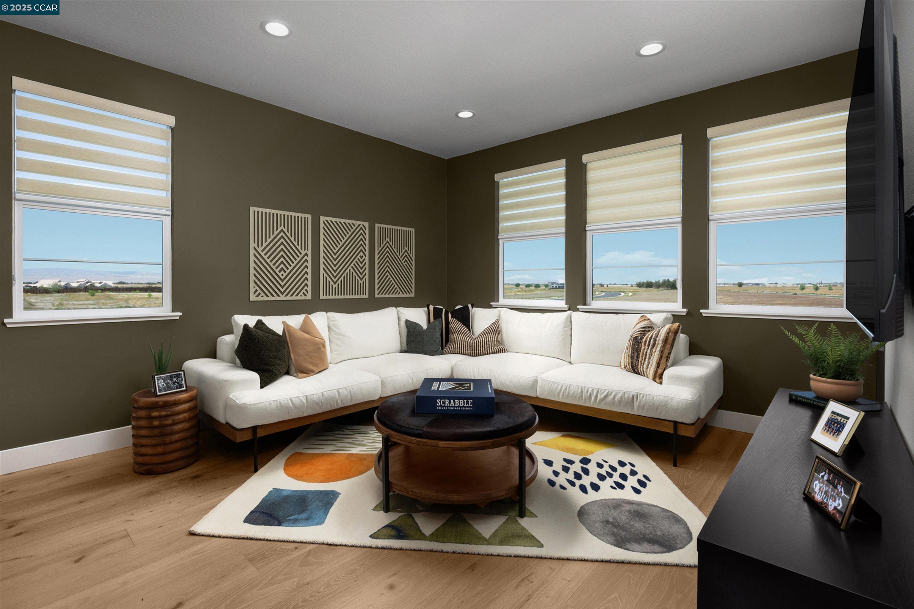 Detail Gallery Image 8 of 15 For 17032 Aldergrove Court, Lathrop,  CA 95330 - 5 Beds | 4/1 Baths