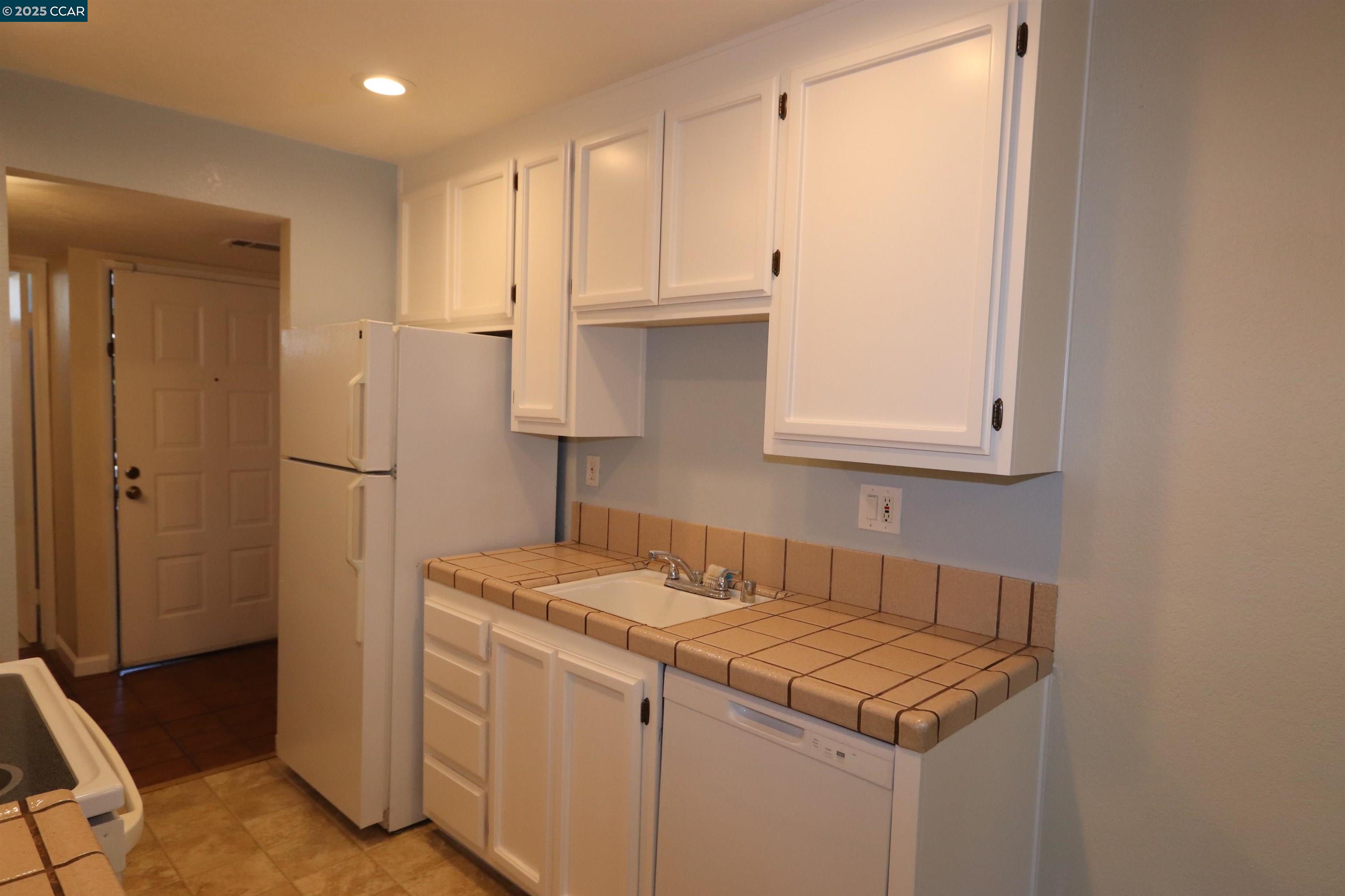 Photo #11: 41112207 Listing: Photo #11