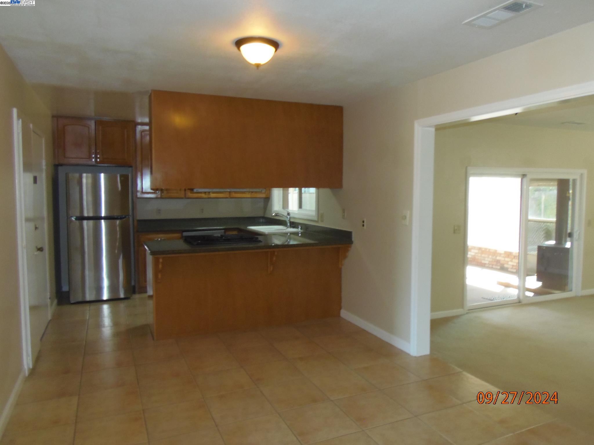 Detail Gallery Image 12 of 27 For 8320 Davona Dr, Dublin,  CA 94568 - 3 Beds | 2 Baths