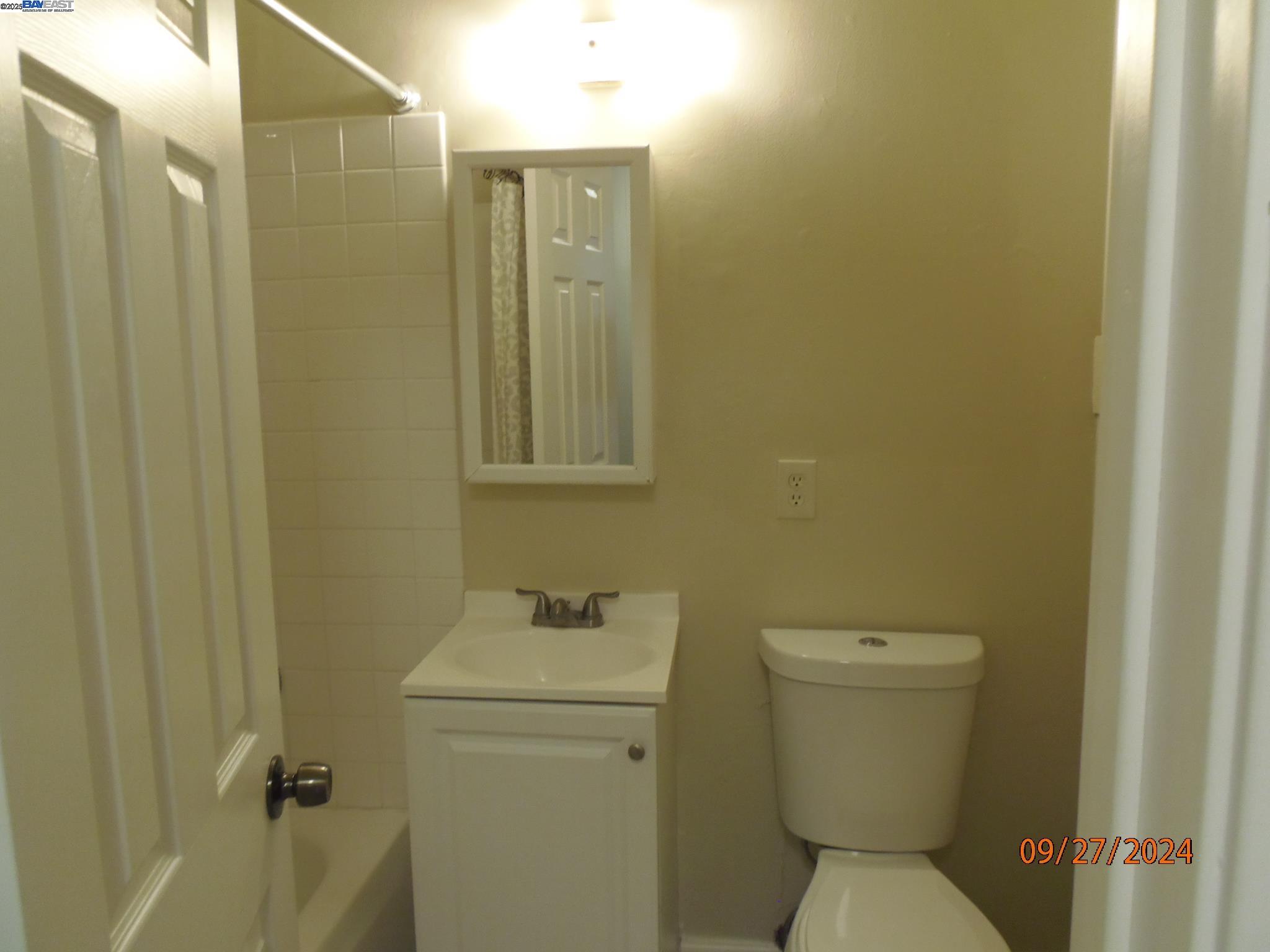Detail Gallery Image 21 of 27 For 8320 Davona Dr, Dublin,  CA 94568 - 3 Beds | 2 Baths