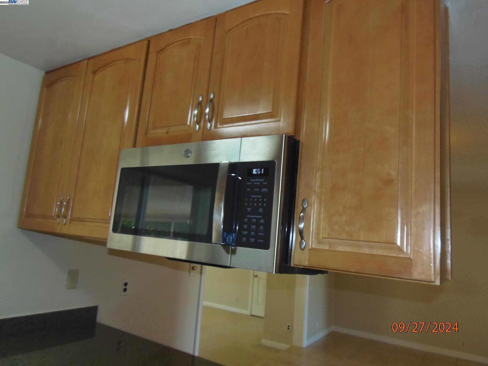 Detail Gallery Image 9 of 27 For 8320 Davona Dr, Dublin,  CA 94568 - 3 Beds | 2 Baths