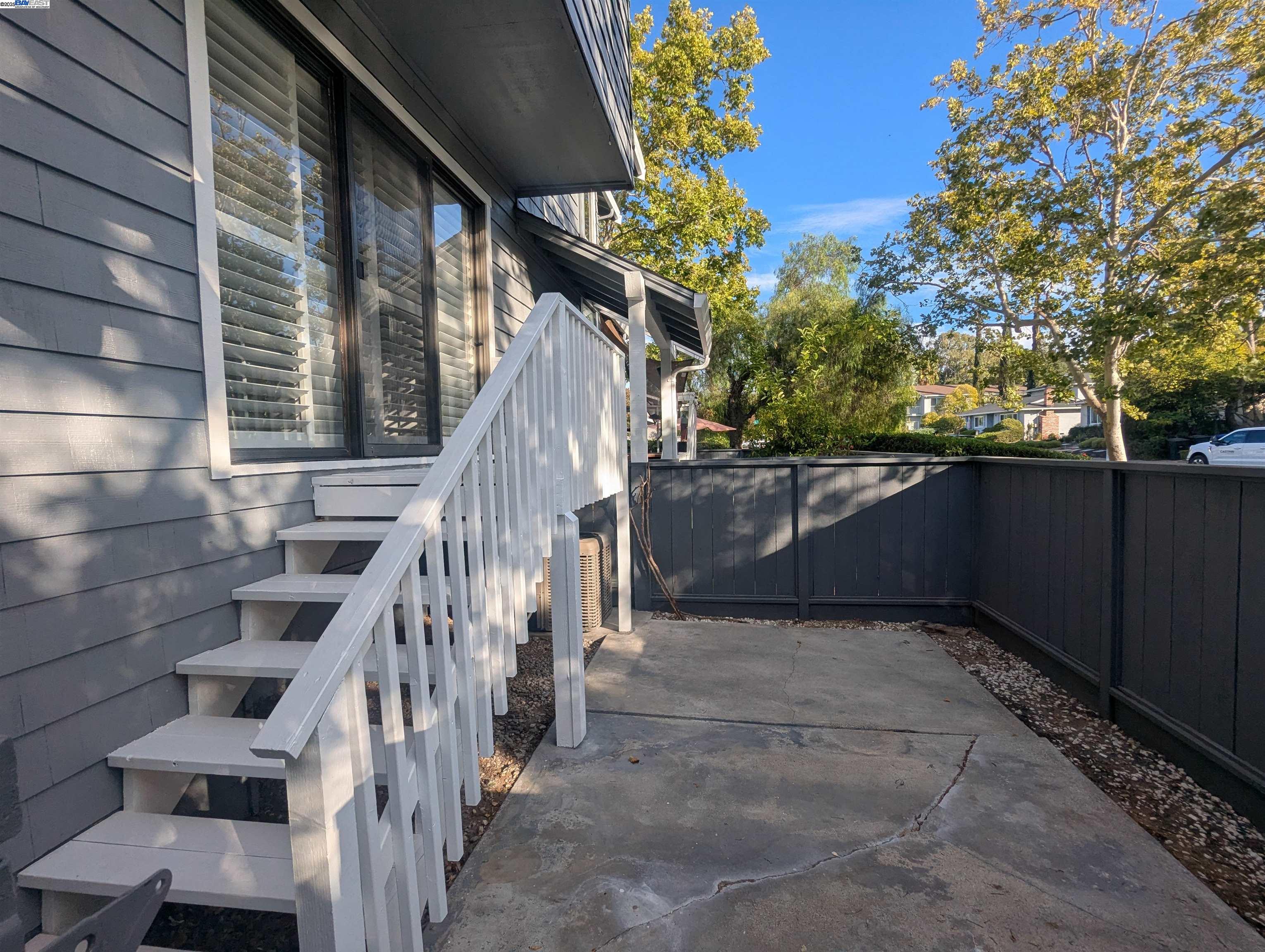 Detail Gallery Image 2 of 33 For 744 Palomino Drive, Pleasanton,  CA 94566 - 3 Beds | 2/1 Baths