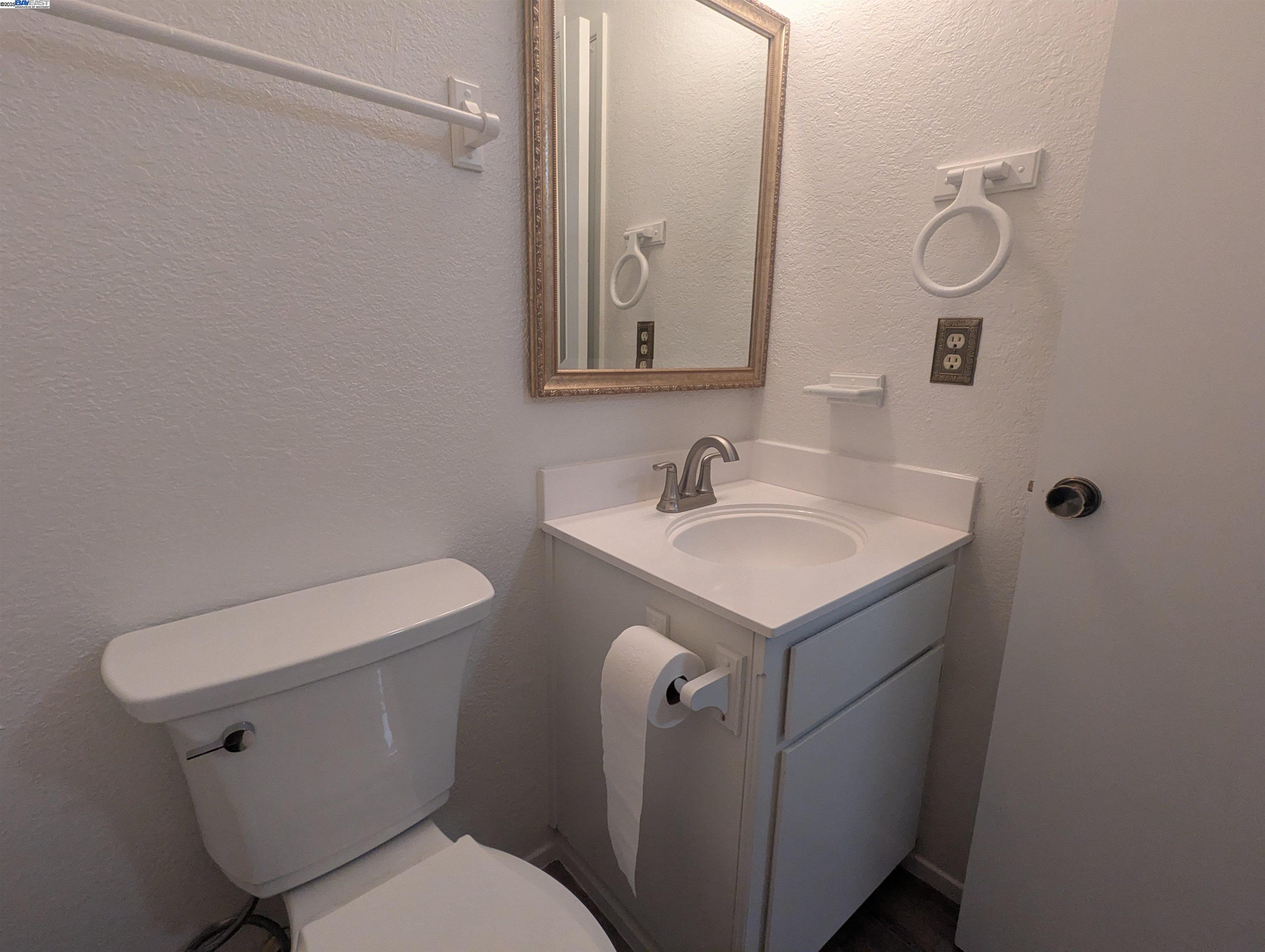 Detail Gallery Image 11 of 33 For 744 Palomino Drive, Pleasanton,  CA 94566 - 3 Beds | 2/1 Baths