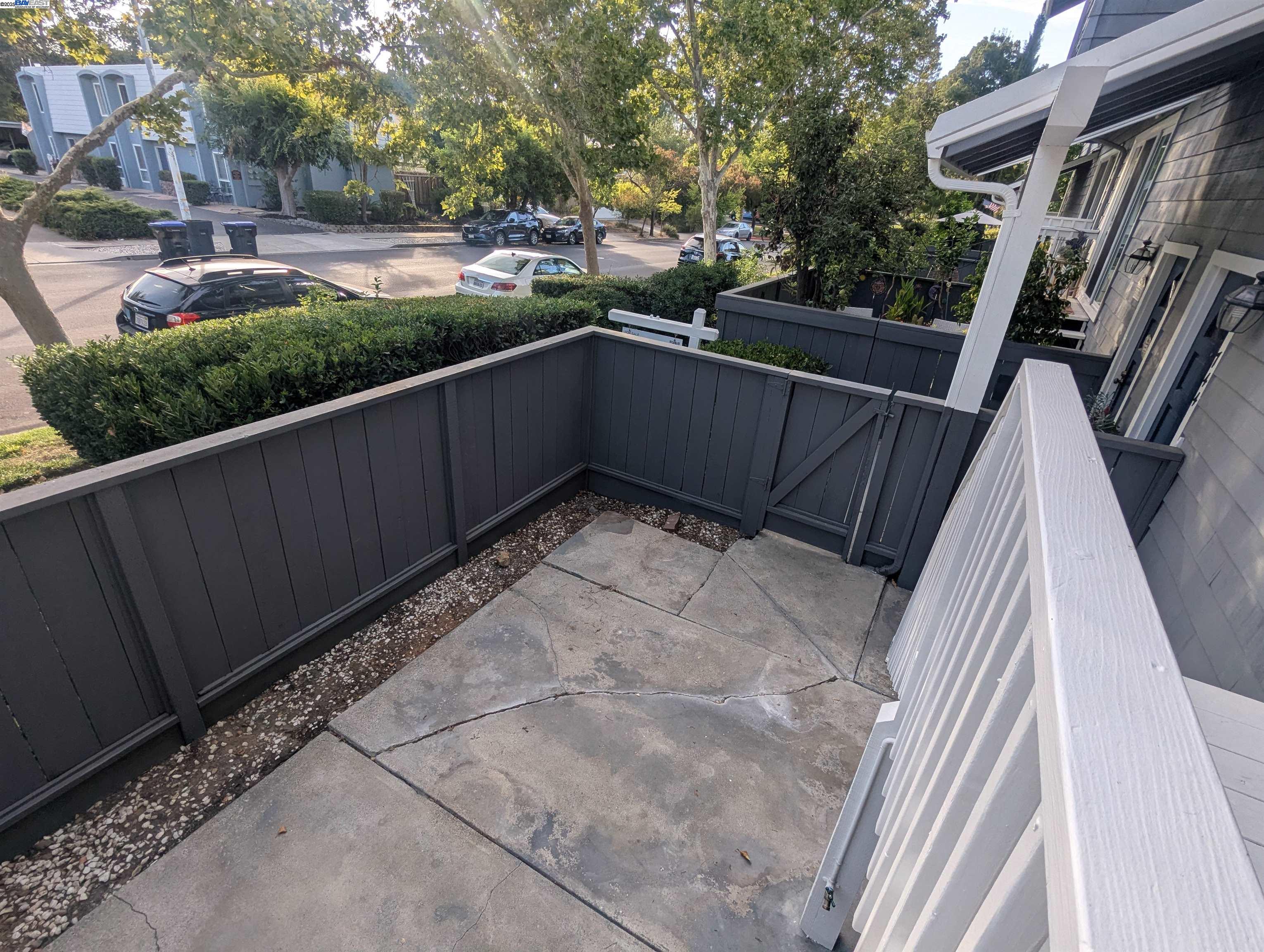 Detail Gallery Image 14 of 33 For 744 Palomino Drive, Pleasanton,  CA 94566 - 3 Beds | 2/1 Baths