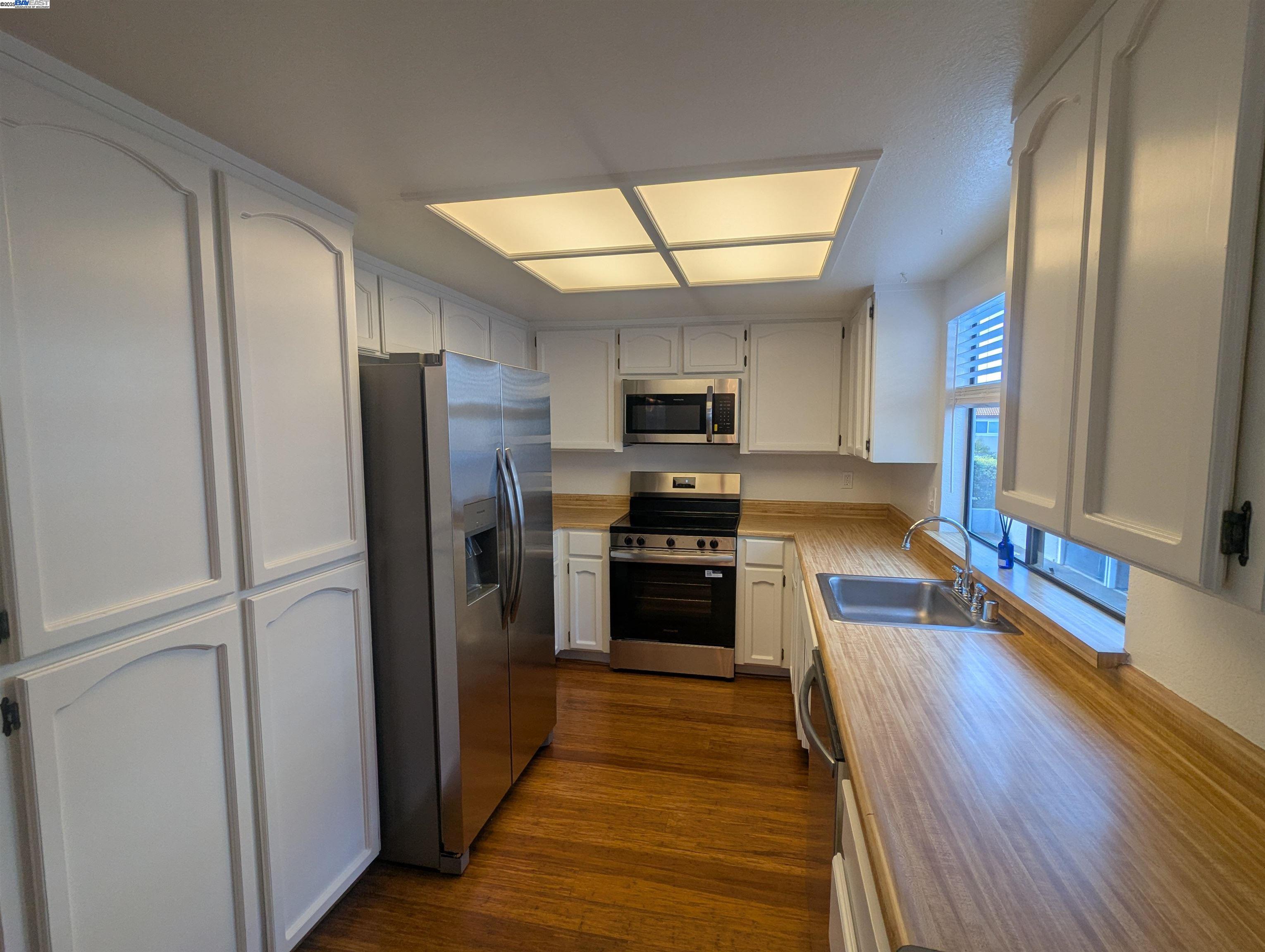 Detail Gallery Image 8 of 33 For 744 Palomino Drive, Pleasanton,  CA 94566 - 3 Beds | 2/1 Baths