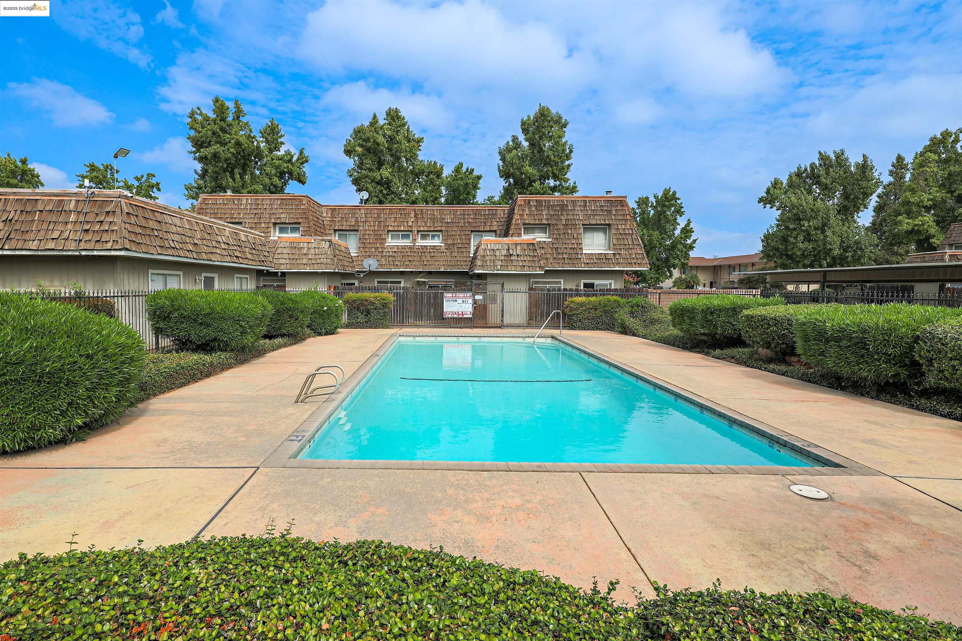 Detail Gallery Image 6 of 39 For 1664 Nw Bear Creek, Merced,  CA 92548 - 2 Beds | 2 Baths