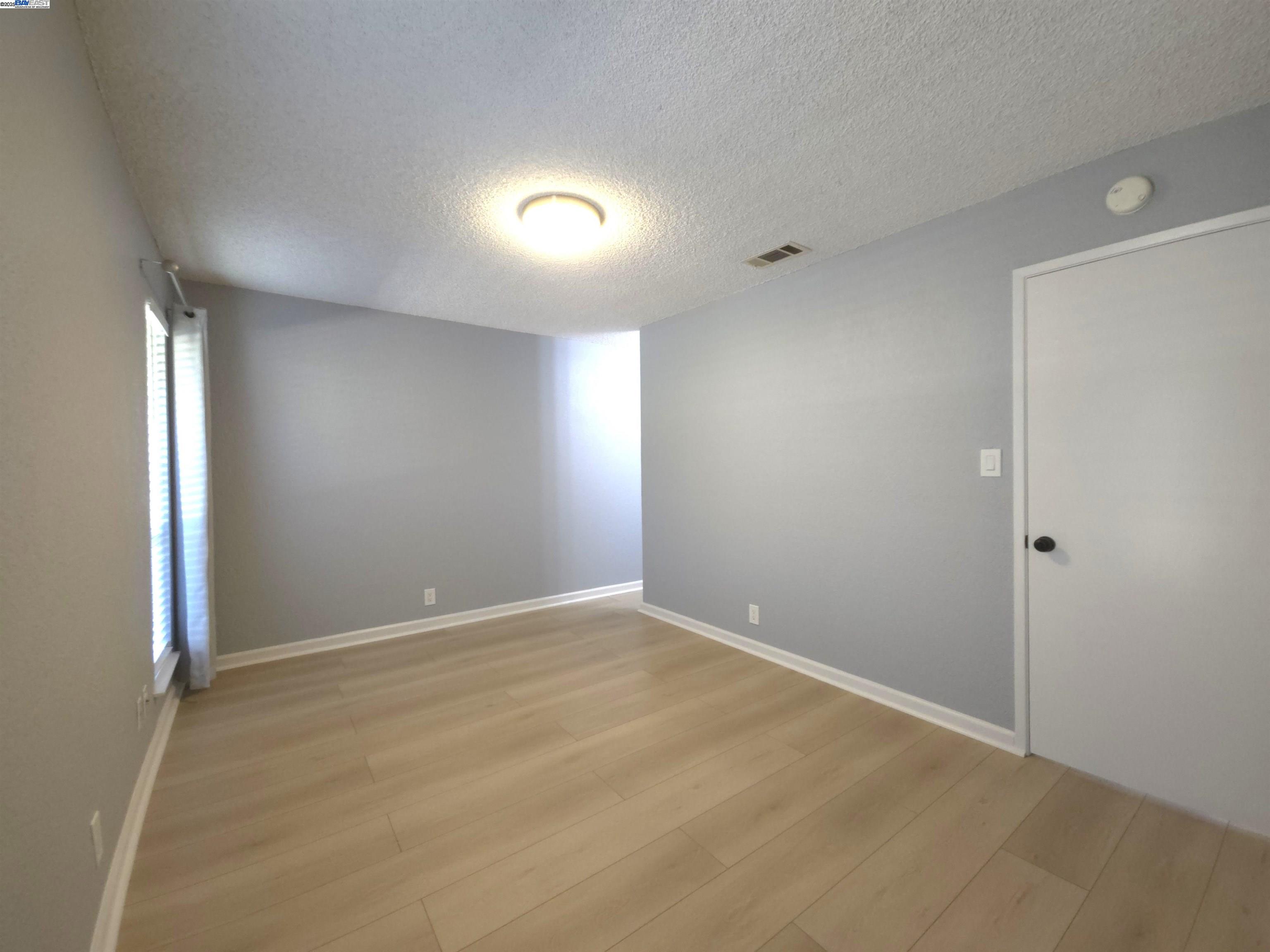Photo #8: 41112278 Listing: Photo #8