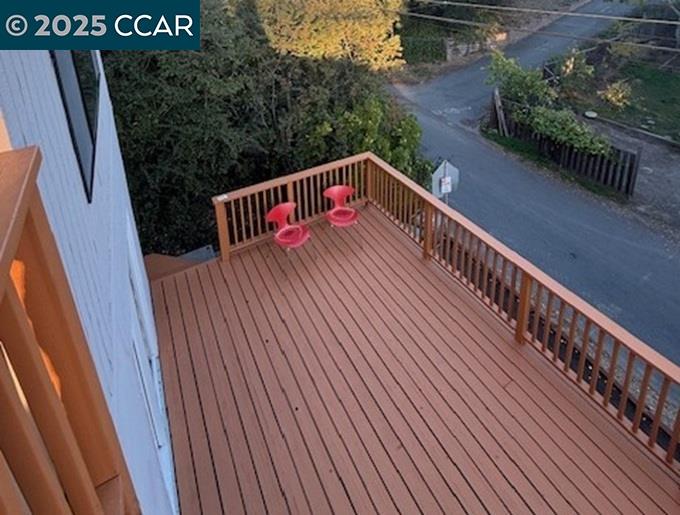 Detail Gallery Image 2 of 24 For 4271 Whittle Ave, Oakland,  CA 94602 - 3 Beds | 2 Baths