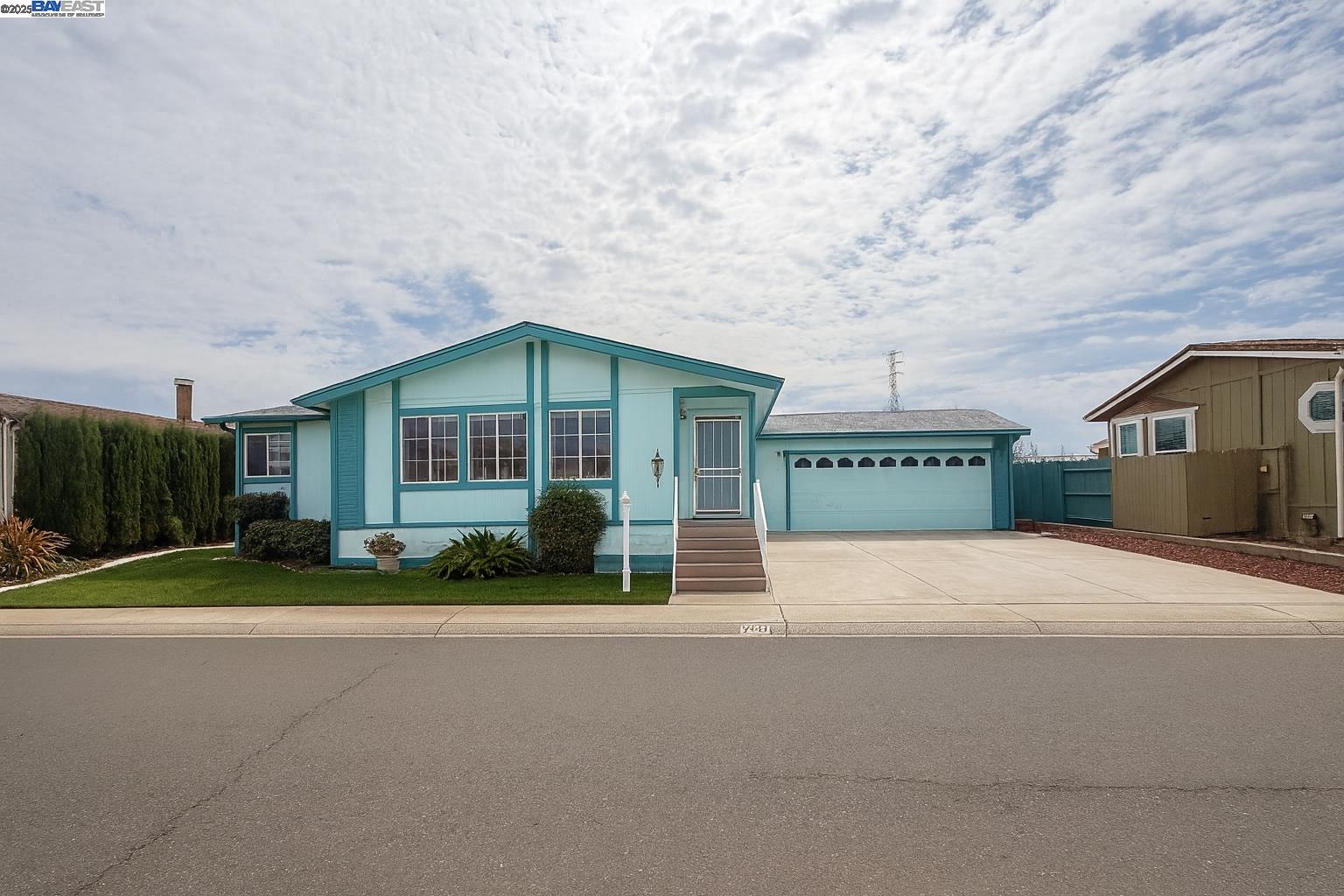 Front Image Thumbnail for BE41112282