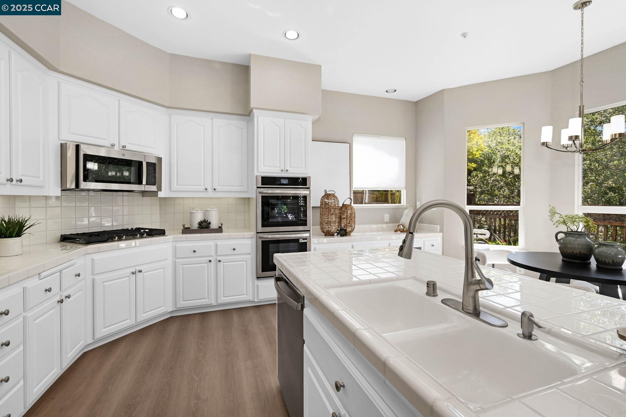 Photo #11: 41112294 Listing: Photo #11