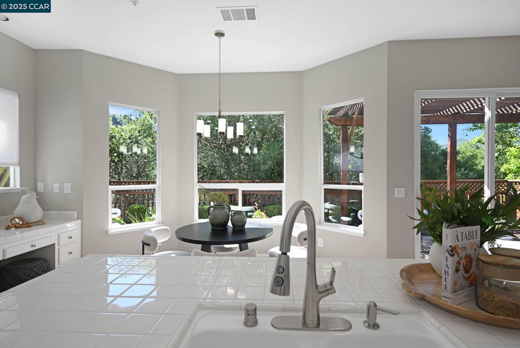 Photo #12: 41112294 Listing: Photo #12