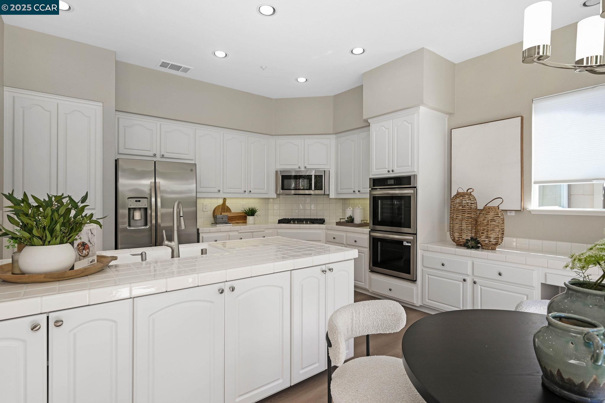 Photo #13: 41112294 Listing: Photo #13